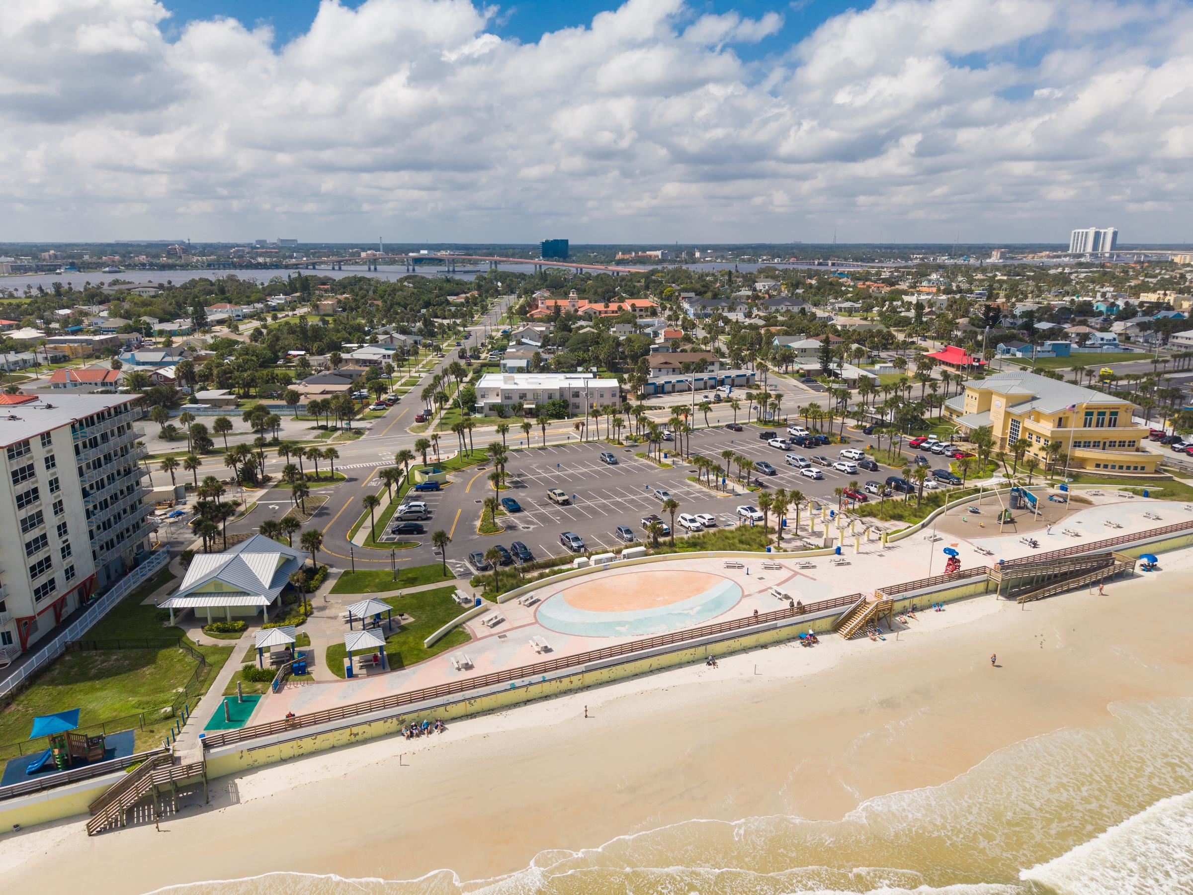 Image 23 of 51 For 517 Revilo Blvd