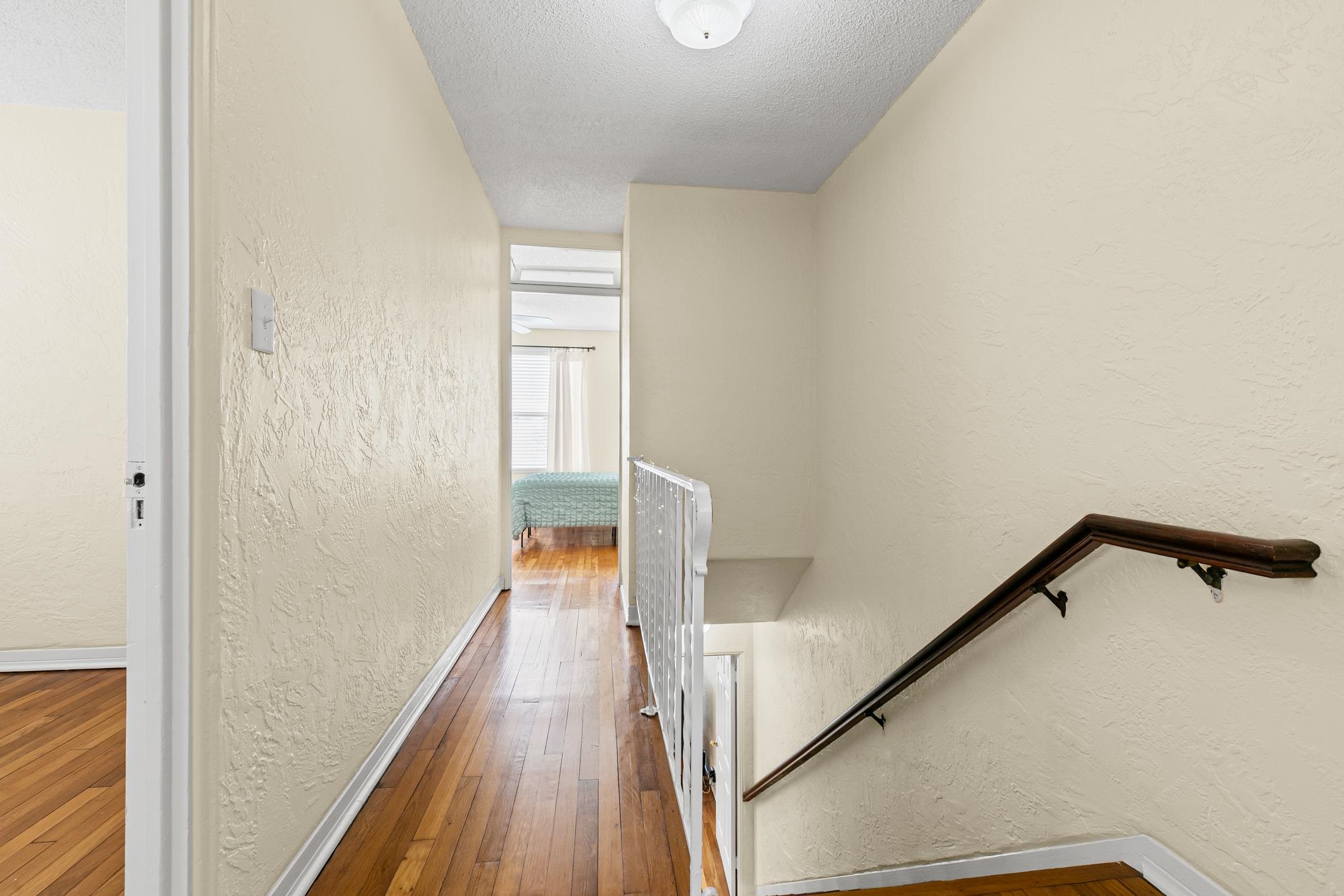 Image 31 of 51 For 517 Revilo Blvd