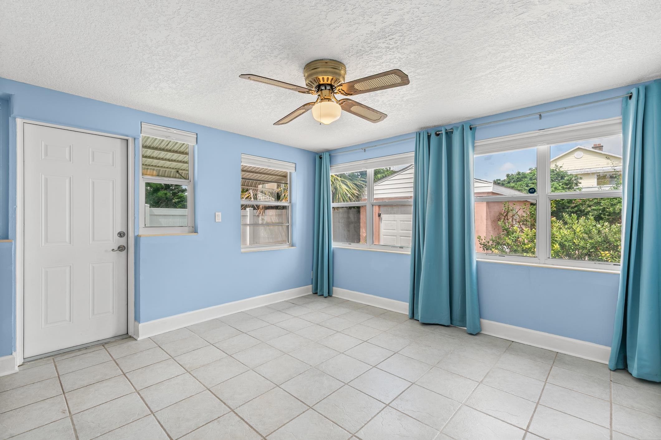 Image 35 of 51 For 517 Revilo Blvd