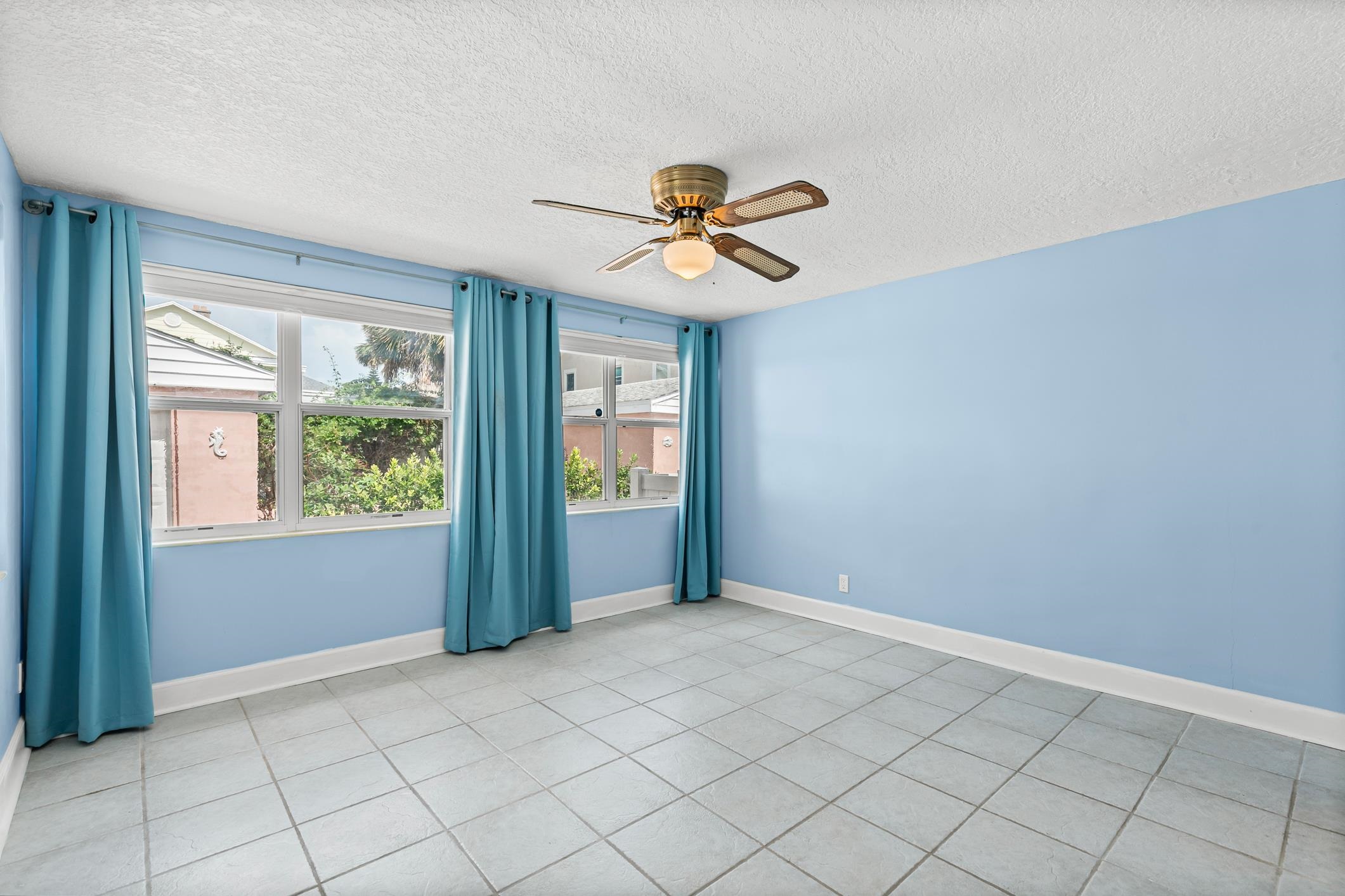 Image 36 of 51 For 517 Revilo Blvd