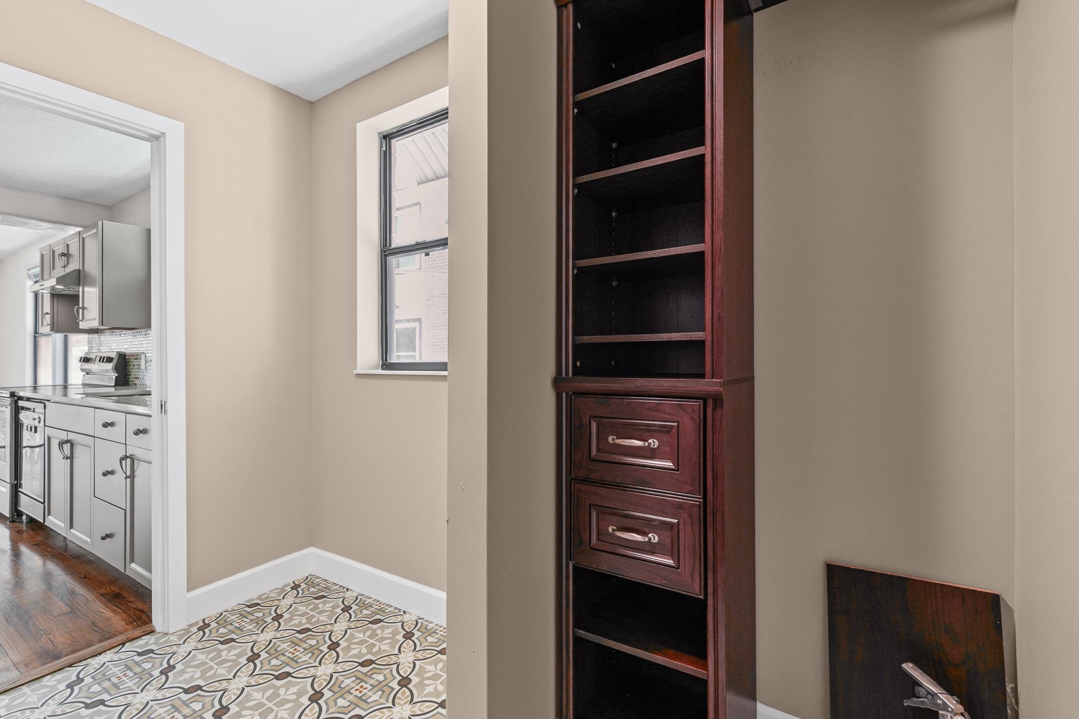 Image 39 of 51 For 517 Revilo Blvd