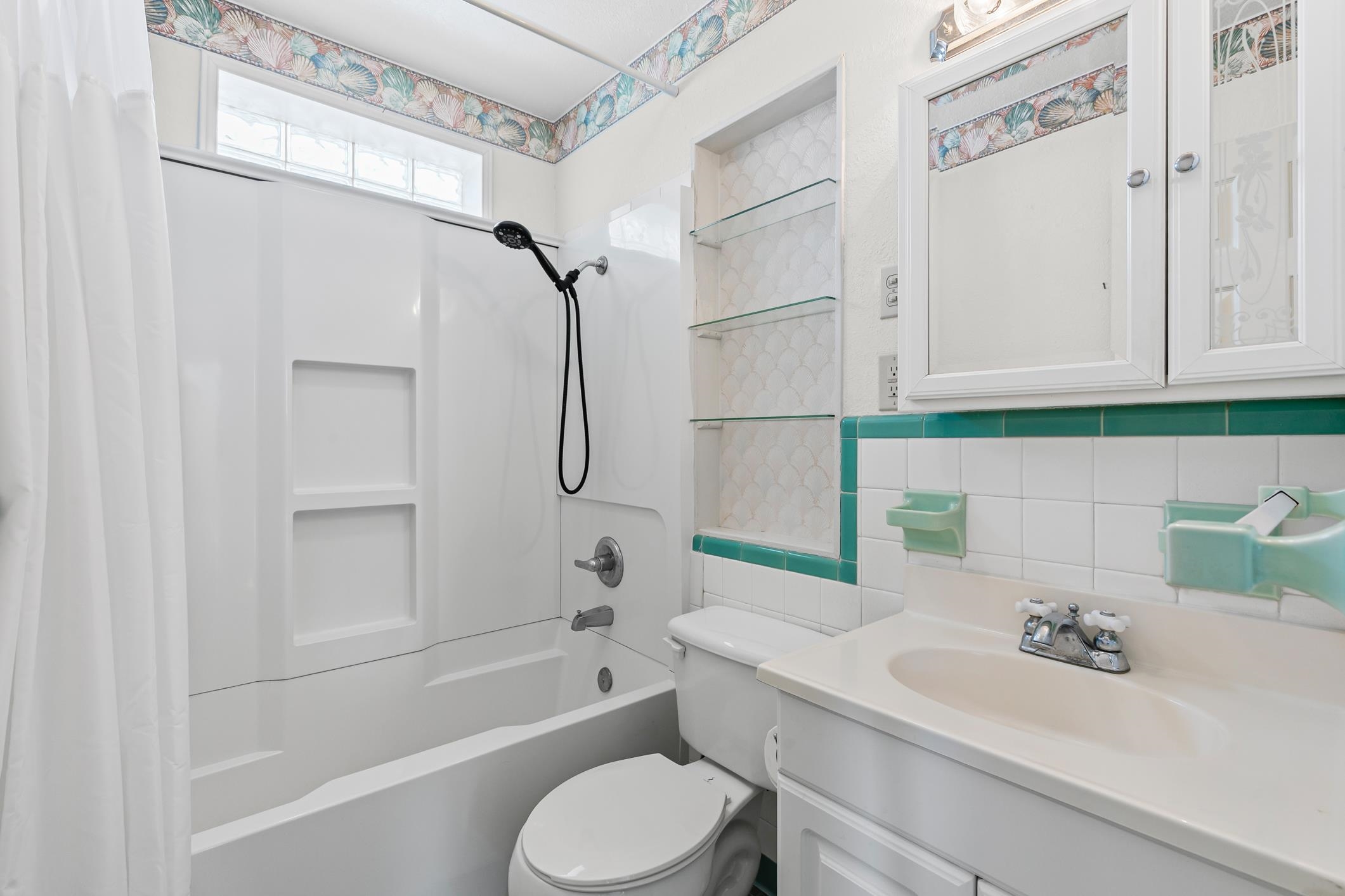 Image 42 of 51 For 517 Revilo Blvd