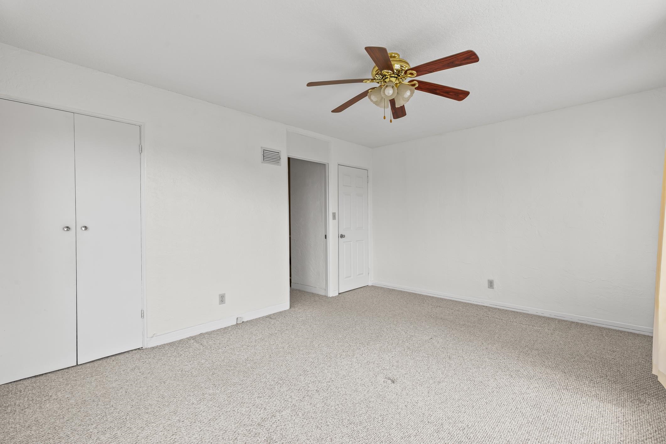 Image 43 of 51 For 517 Revilo Blvd