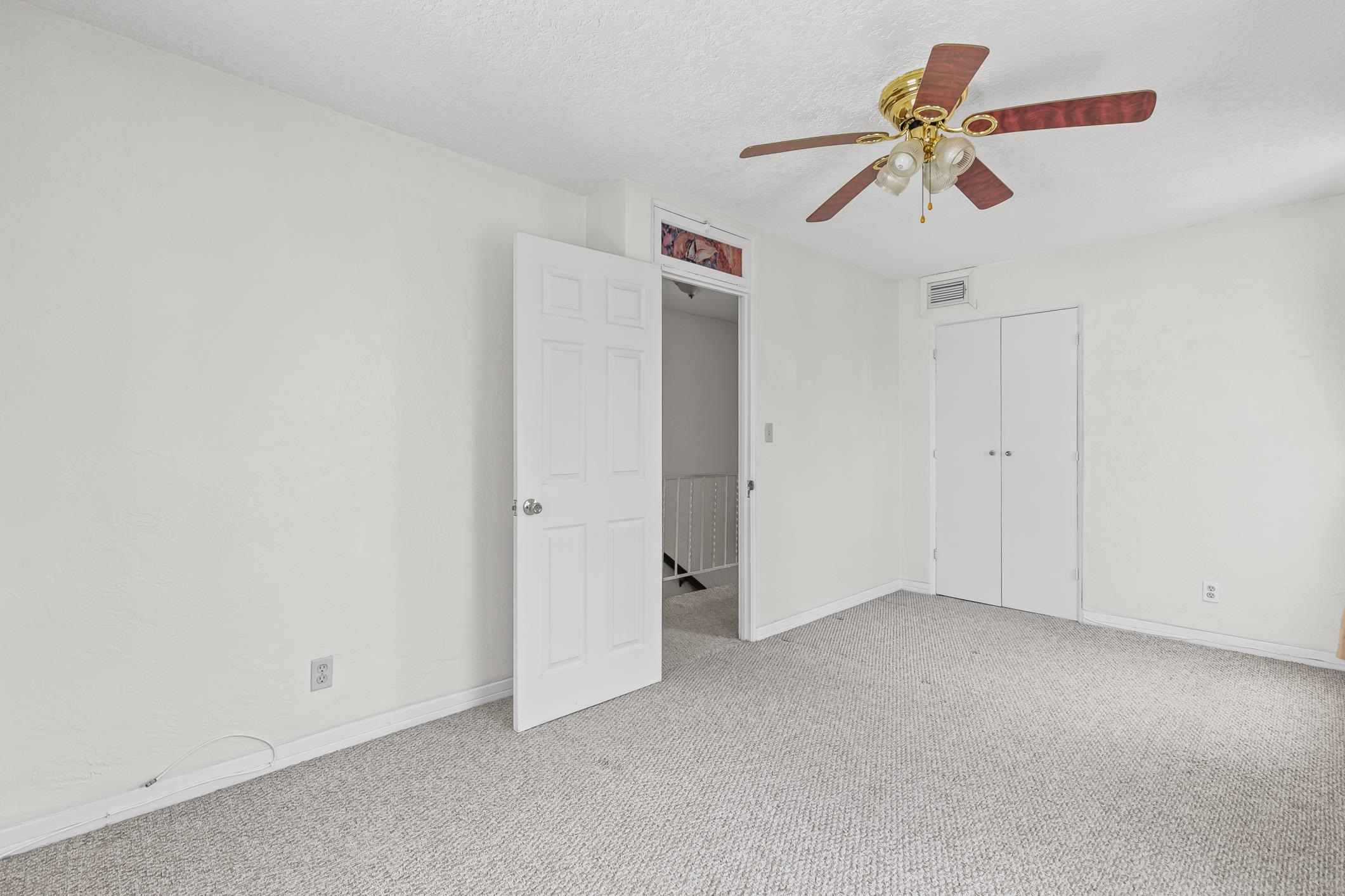 Image 44 of 51 For 517 Revilo Blvd