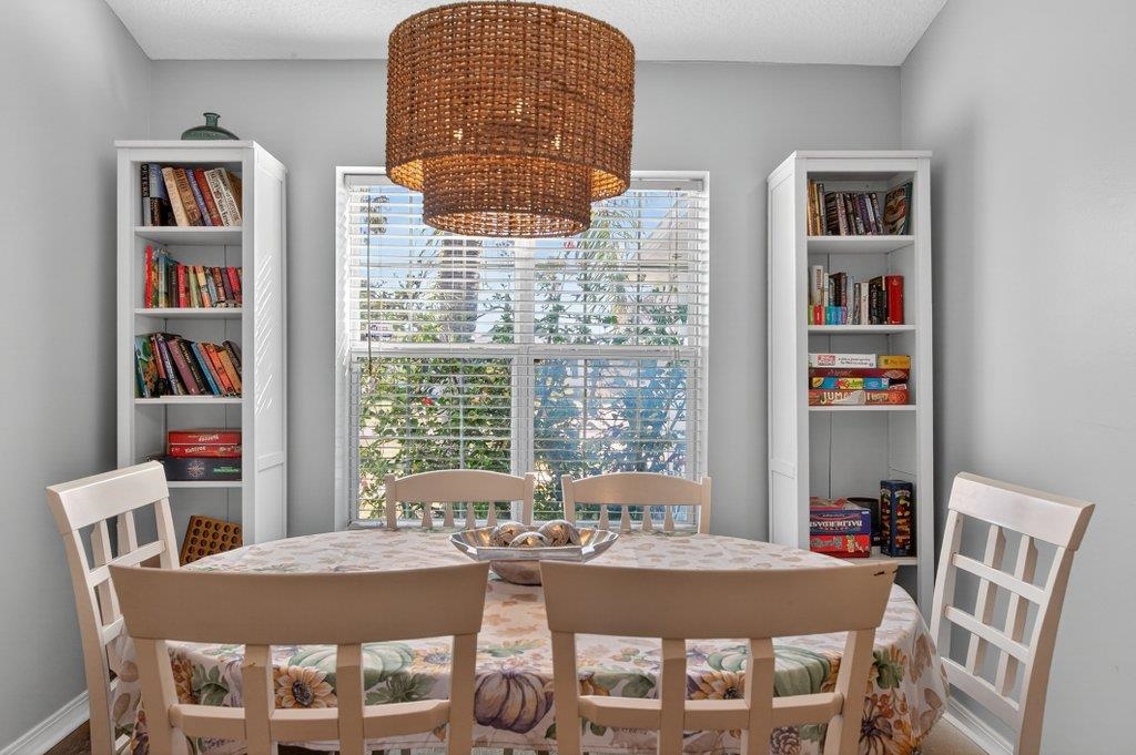 Image 11 of 67 For 254 Basque Road