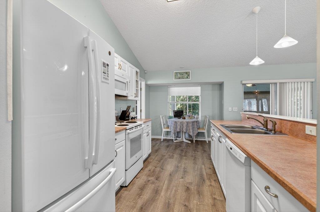 Image 21 of 67 For 254 Basque Road