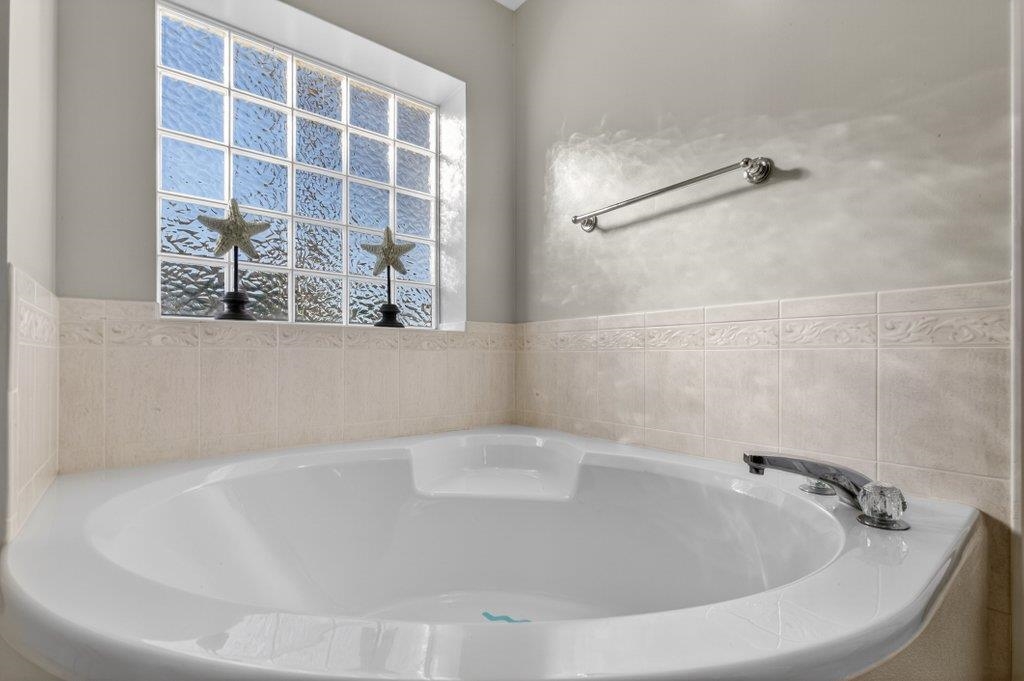 Image 30 of 67 For 254 Basque Road