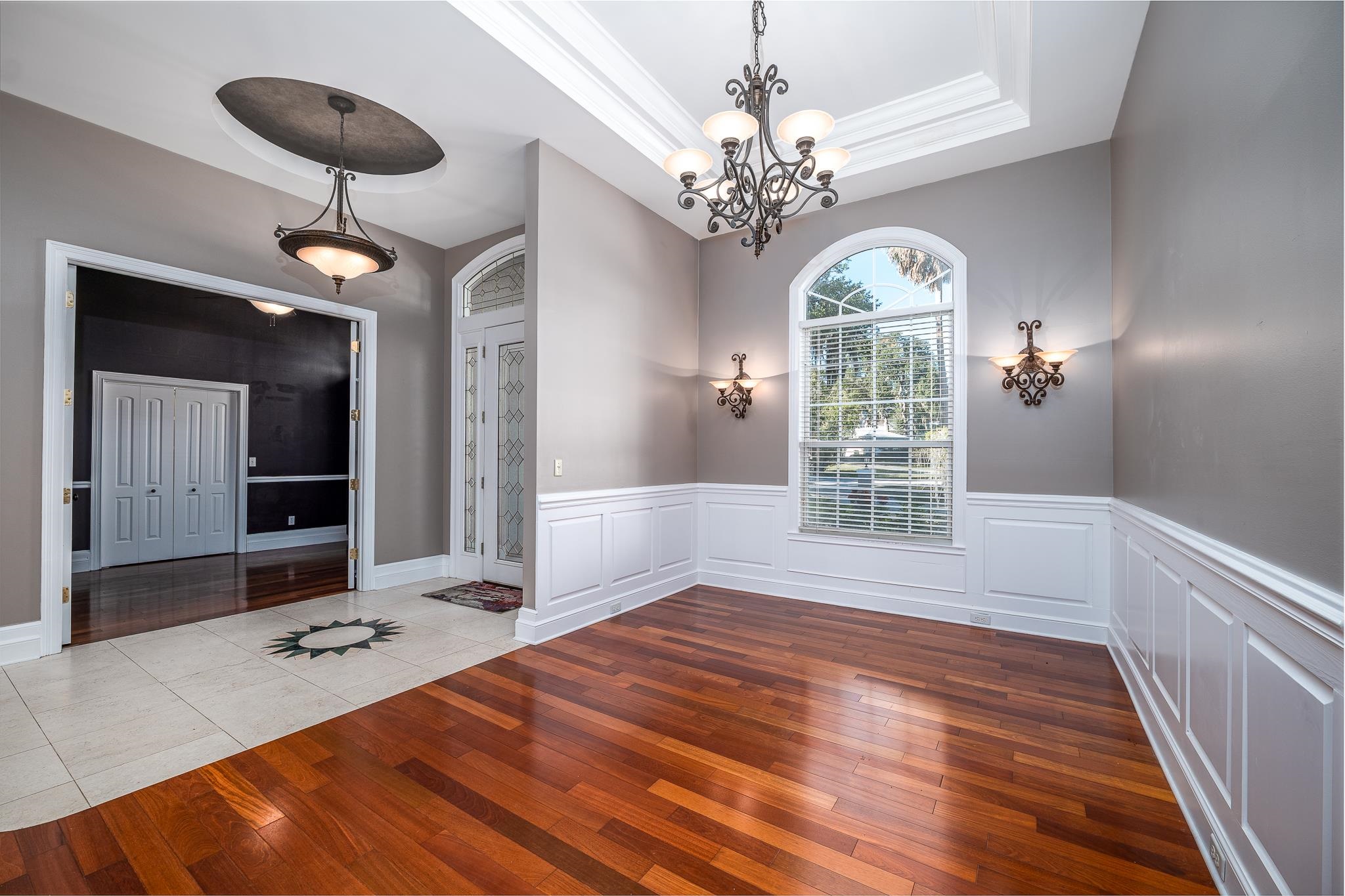 Image 14 of 80 For 707 Standish Dr