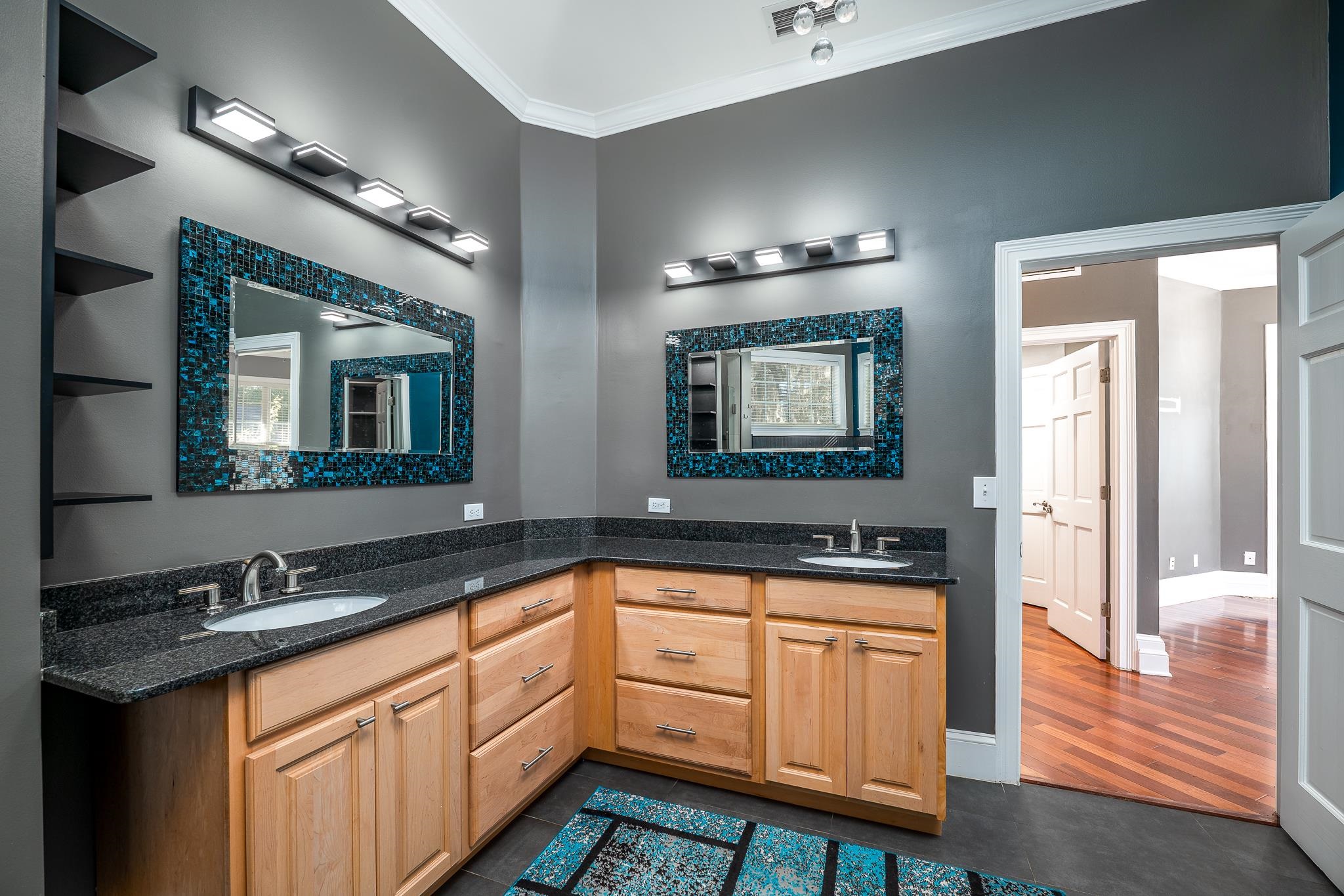 Image 23 of 80 For 707 Standish Dr