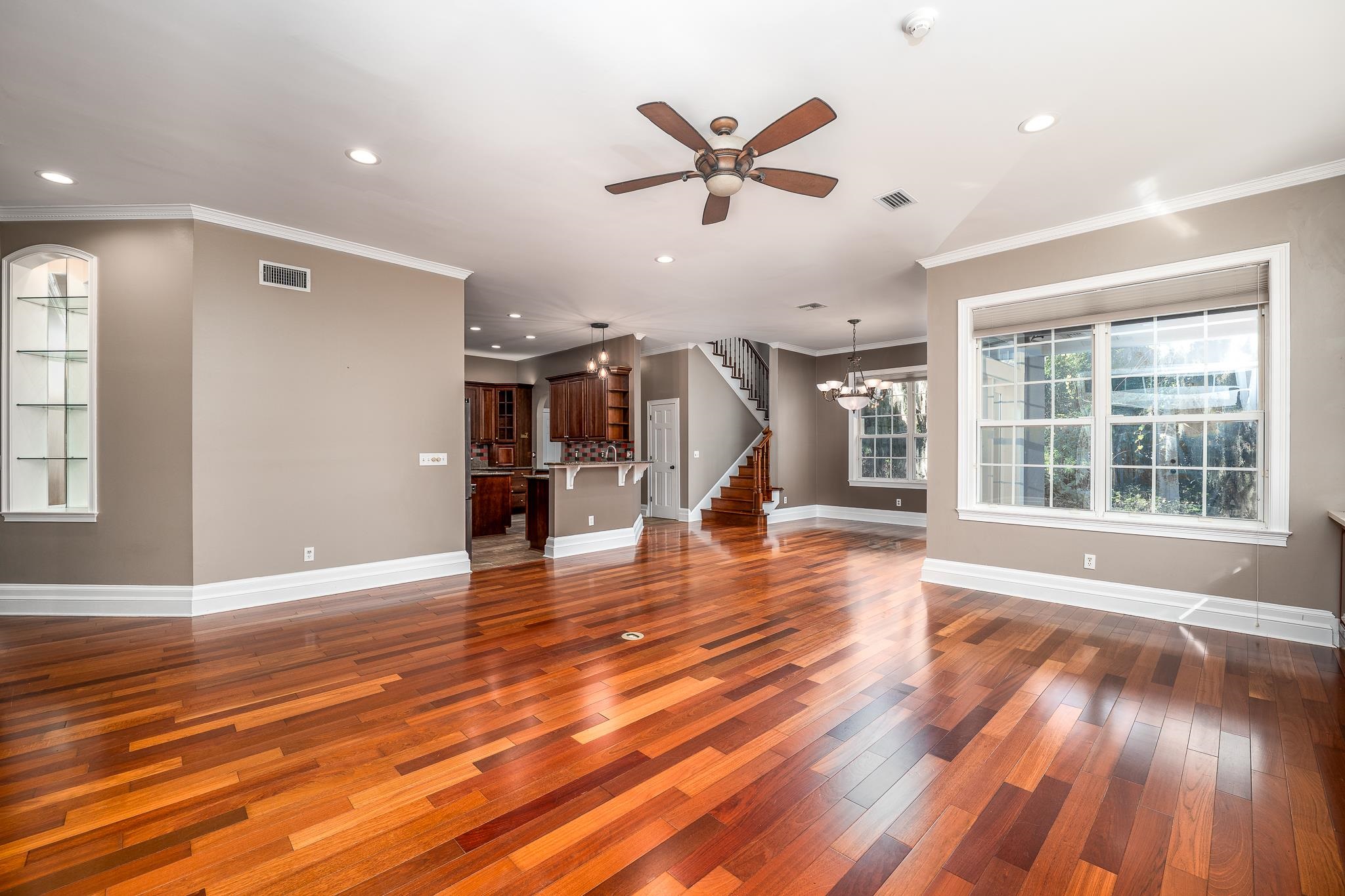 Image 27 of 80 For 707 Standish Dr