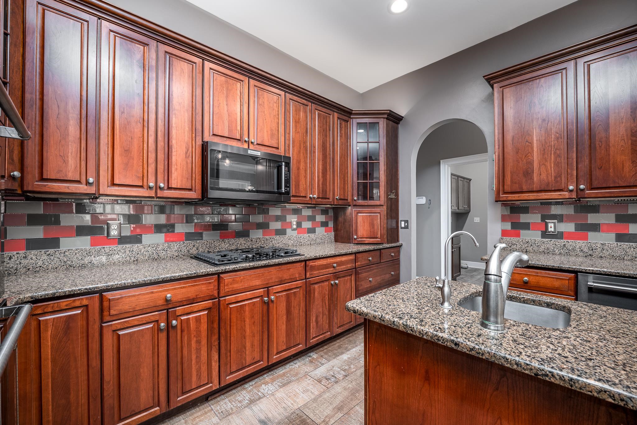 Image 29 of 80 For 707 Standish Dr