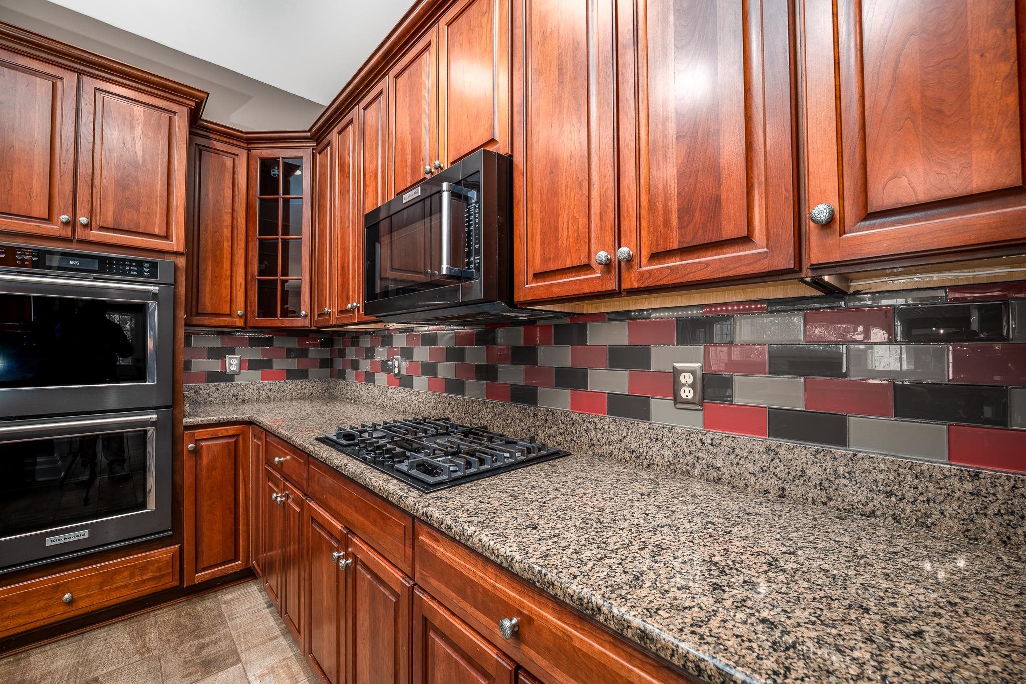 Image 31 of 80 For 707 Standish Dr