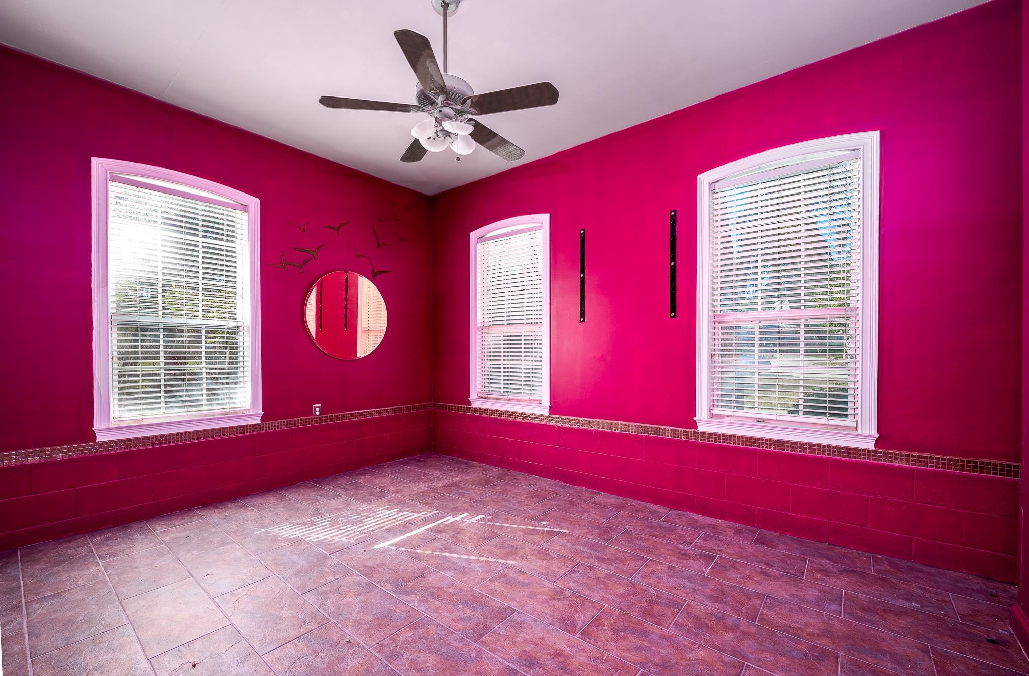 Image 37 of 80 For 707 Standish Dr