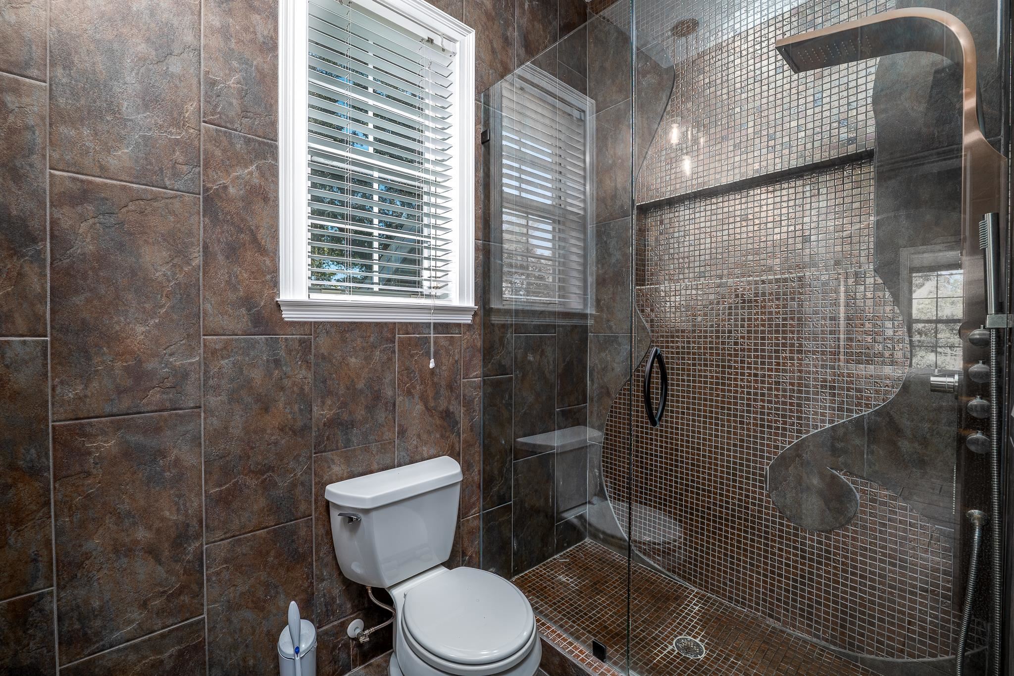 Image 42 of 80 For 707 Standish Dr