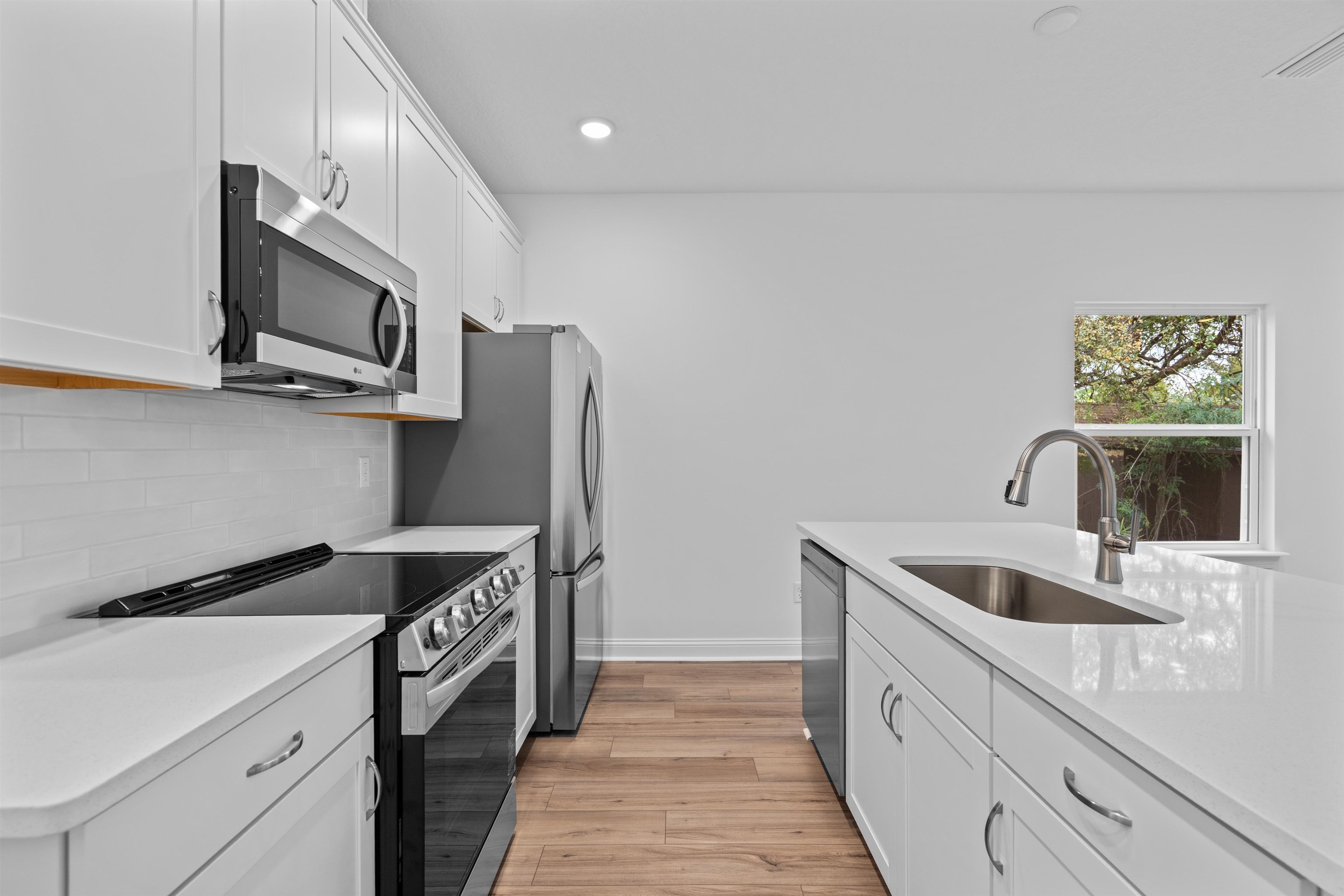 Image 12 of 24 For 108 Aspen Rd.