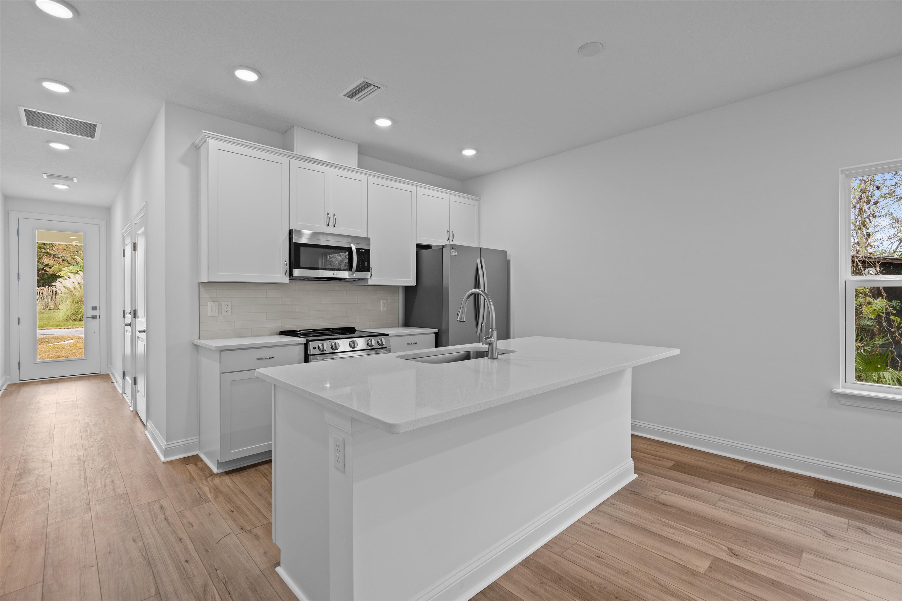 Image 13 of 24 For 108 Aspen Rd.