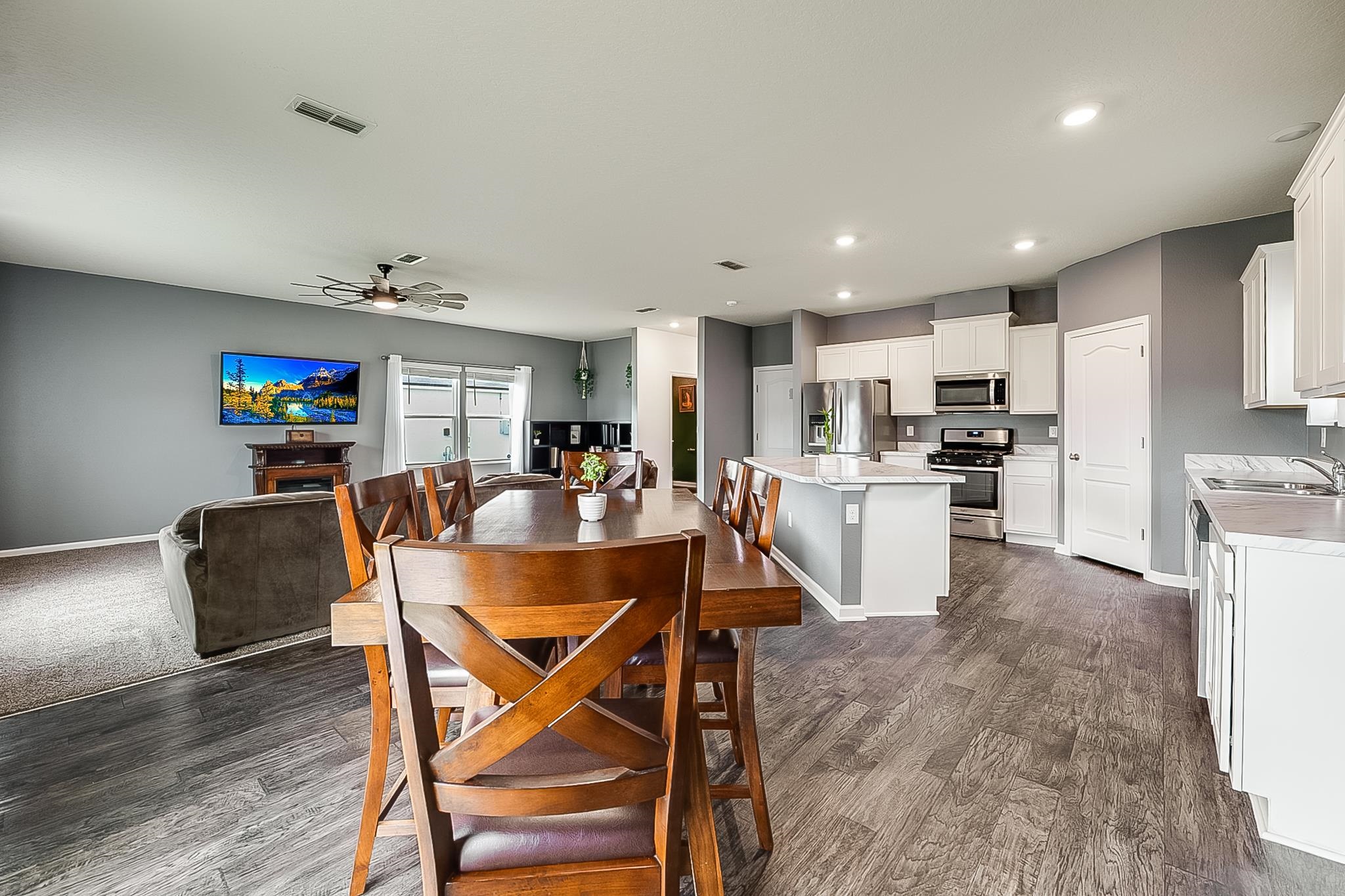 Image 18 of 57 For 266 Caminha Rd