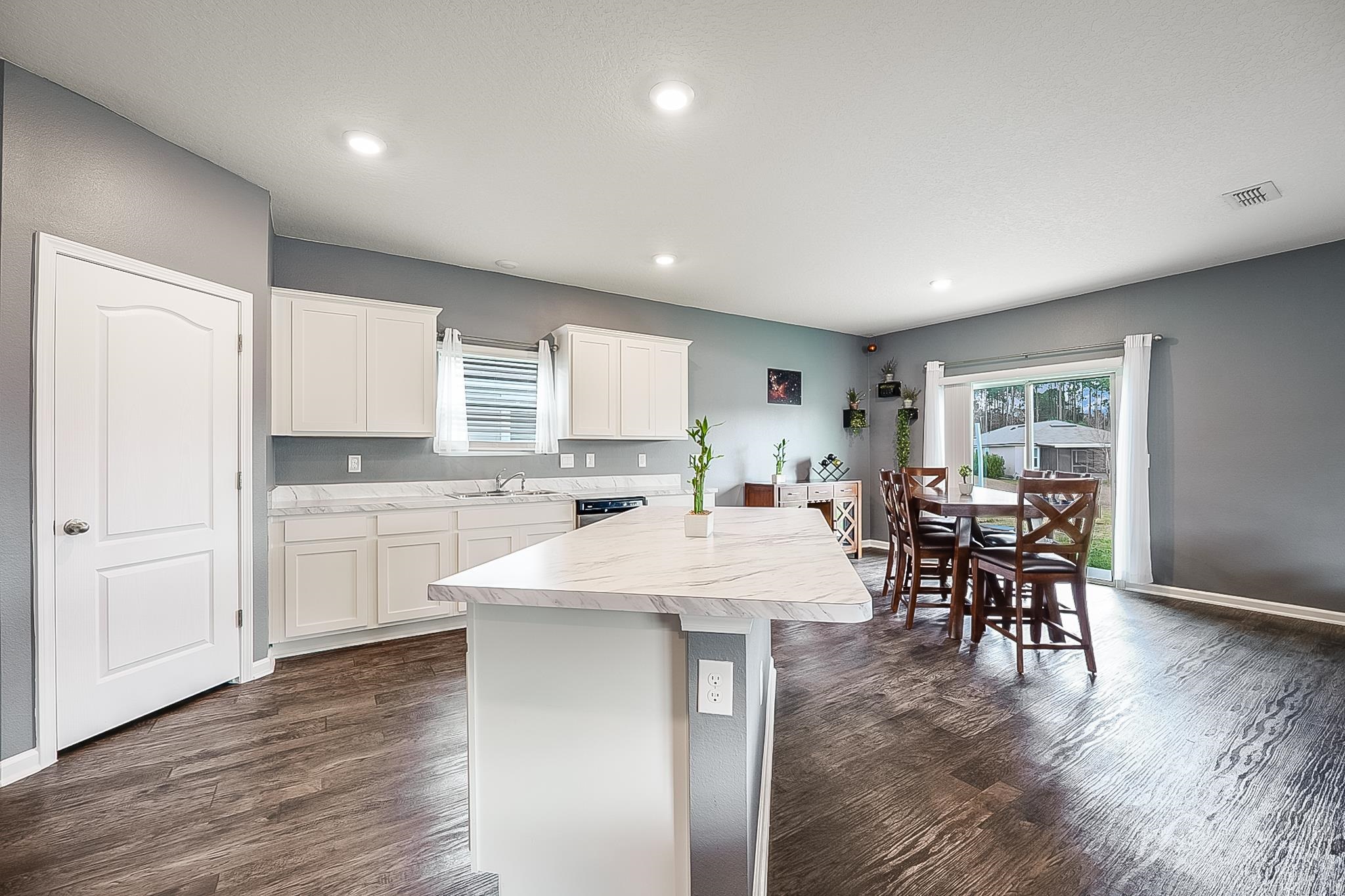 Image 24 of 57 For 266 Caminha Rd