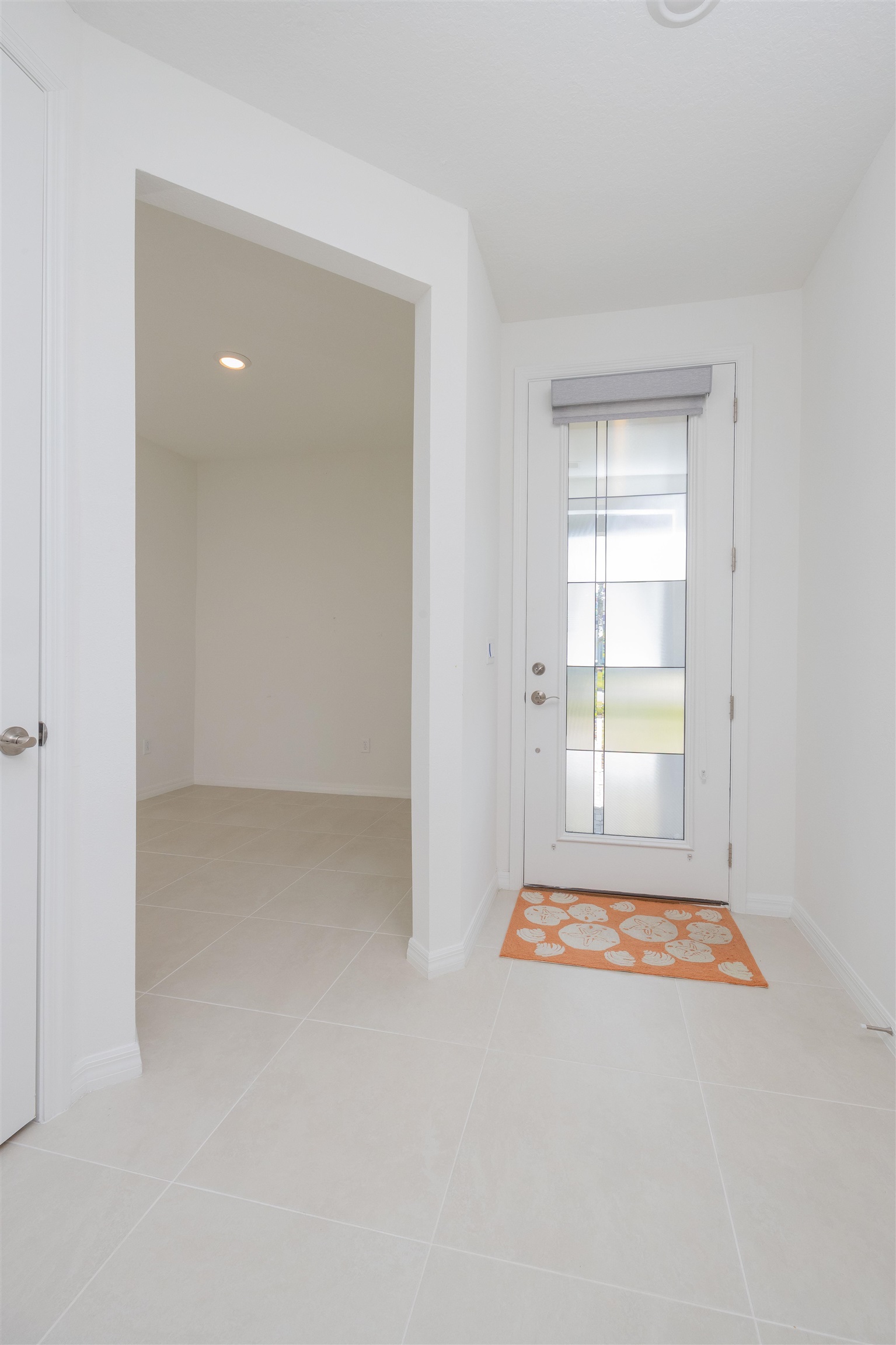 Image 10 of 51 For 166 Fairlake Cir