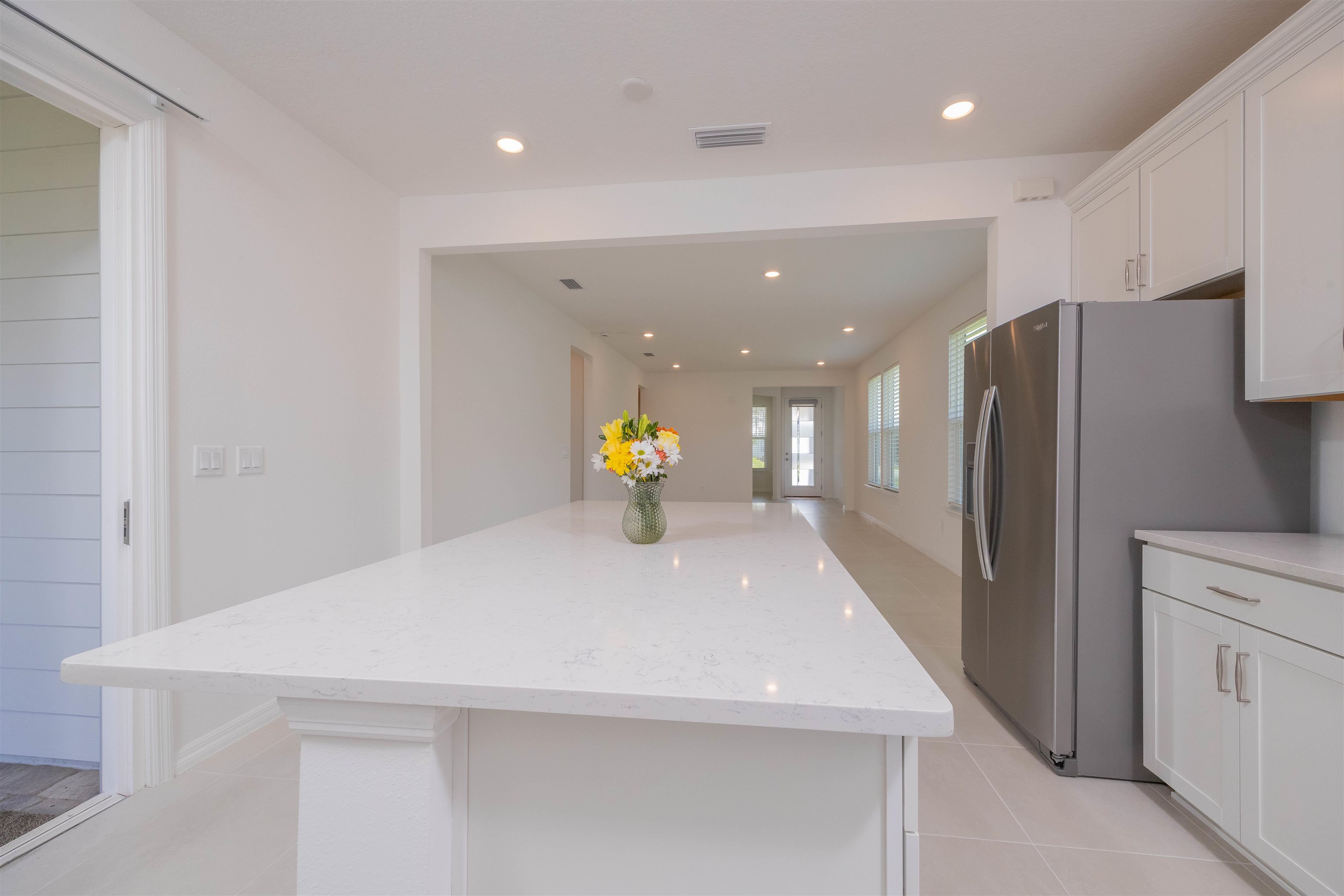 Image 20 of 51 For 166 Fairlake Cir