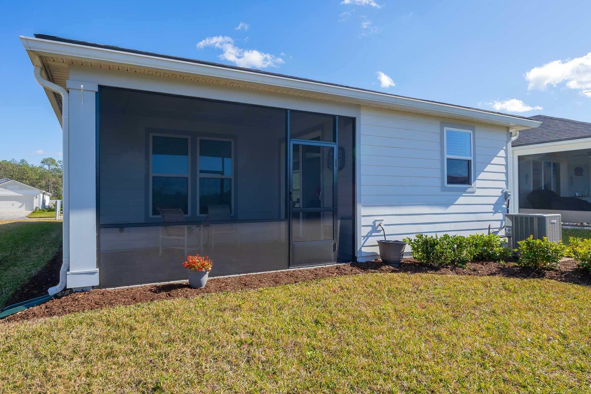 Image 26 of 51 For 166 Fairlake Cir