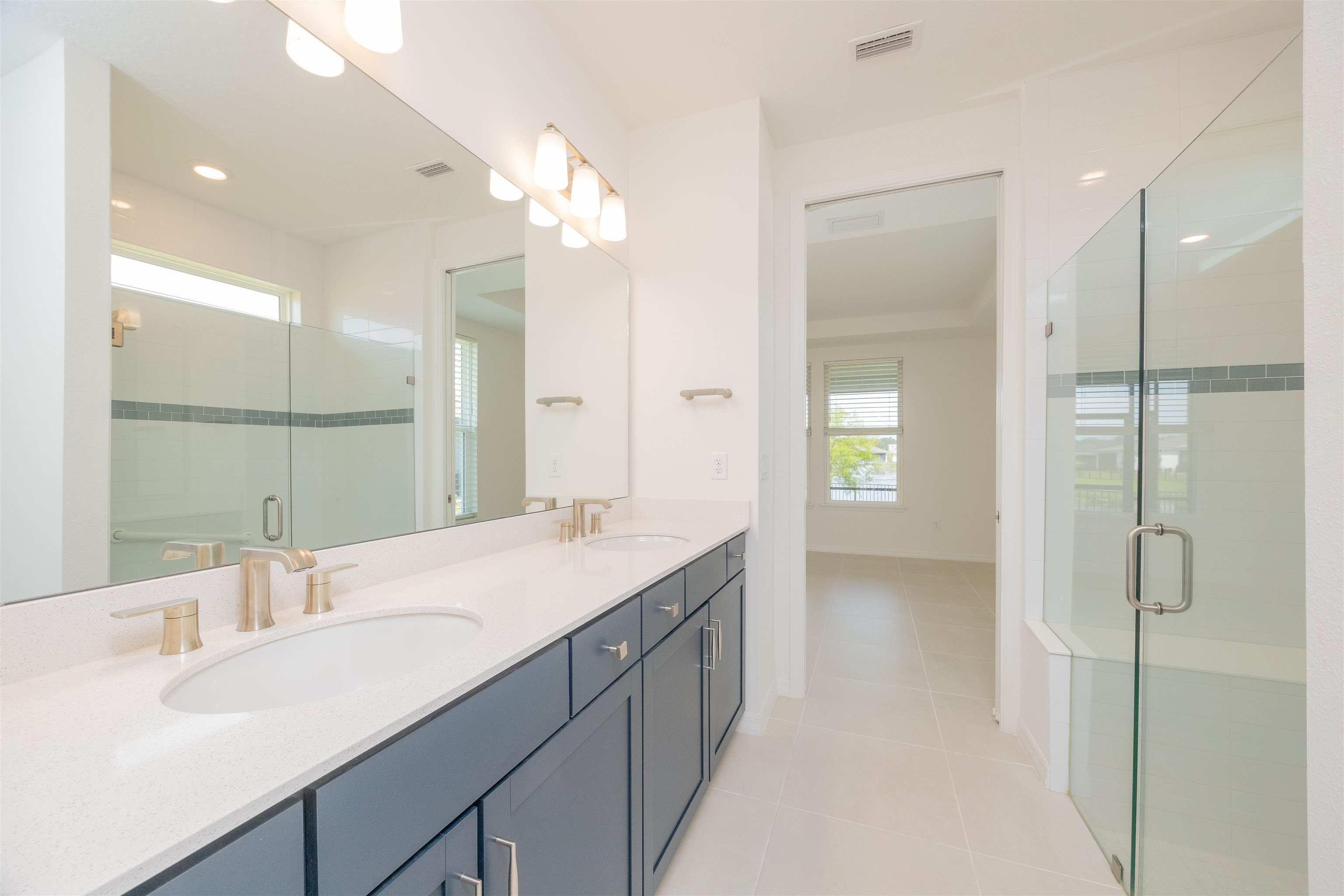 Image 34 of 51 For 166 Fairlake Cir