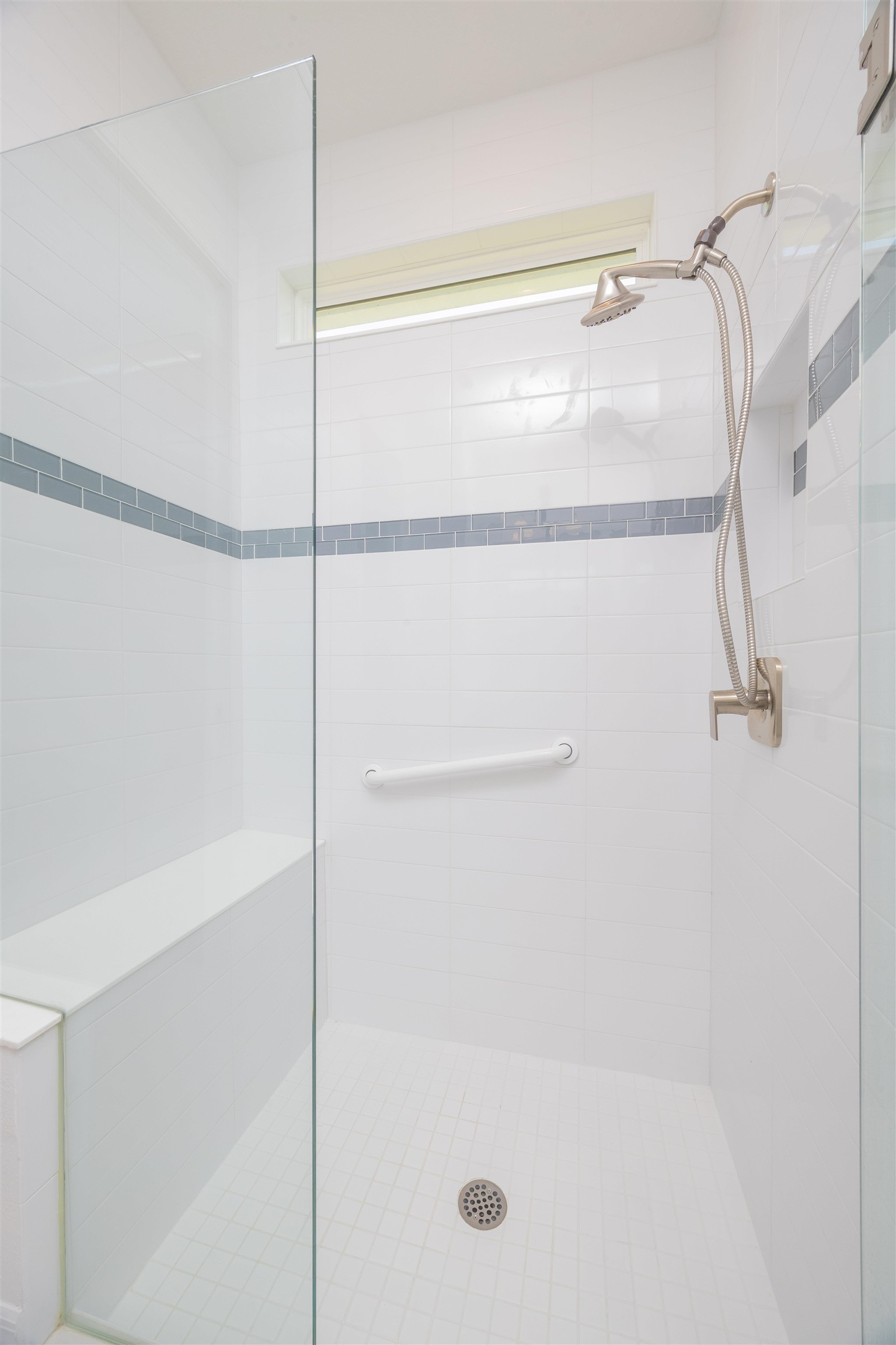 Image 35 of 51 For 166 Fairlake Cir