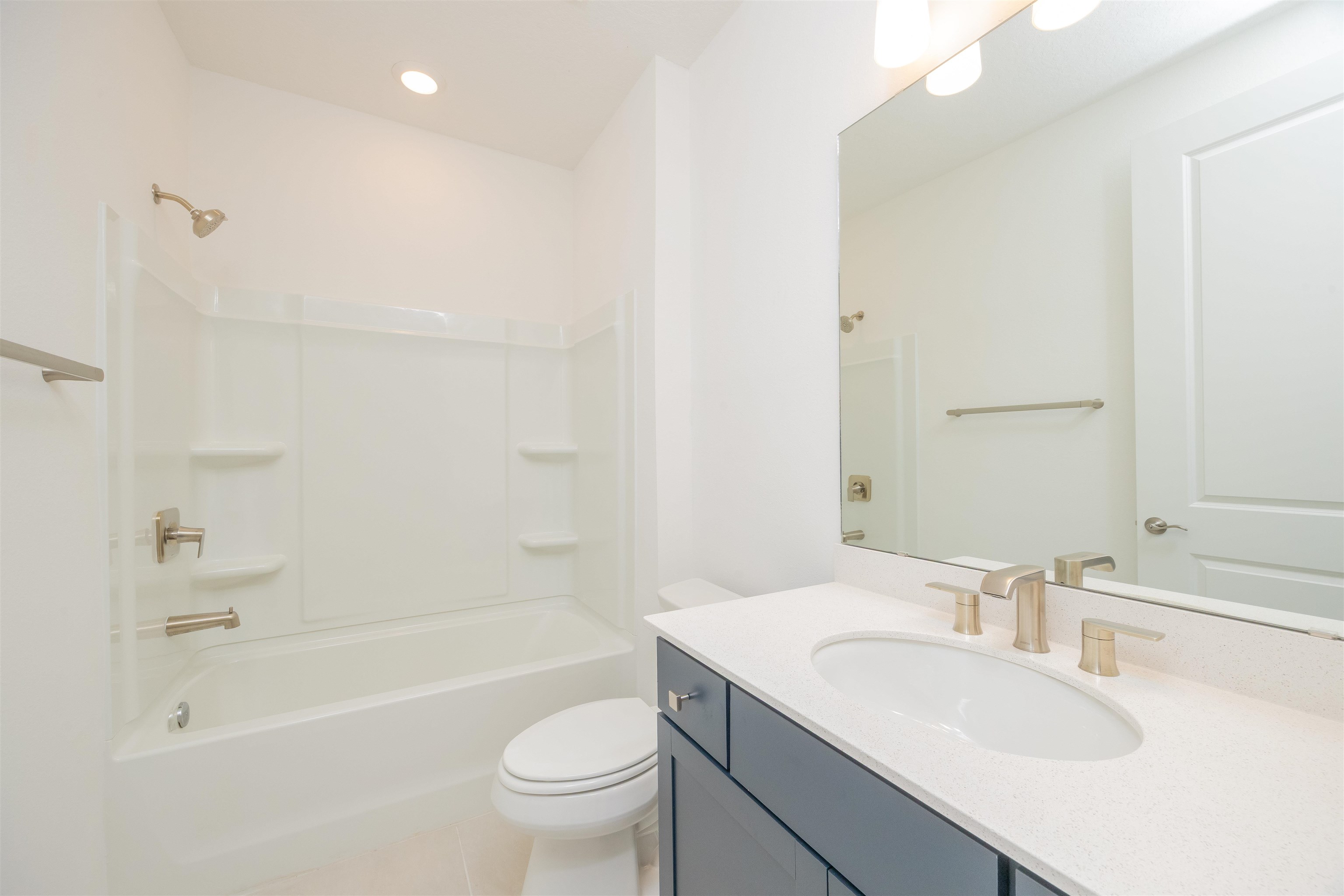 Image 39 of 51 For 166 Fairlake Cir