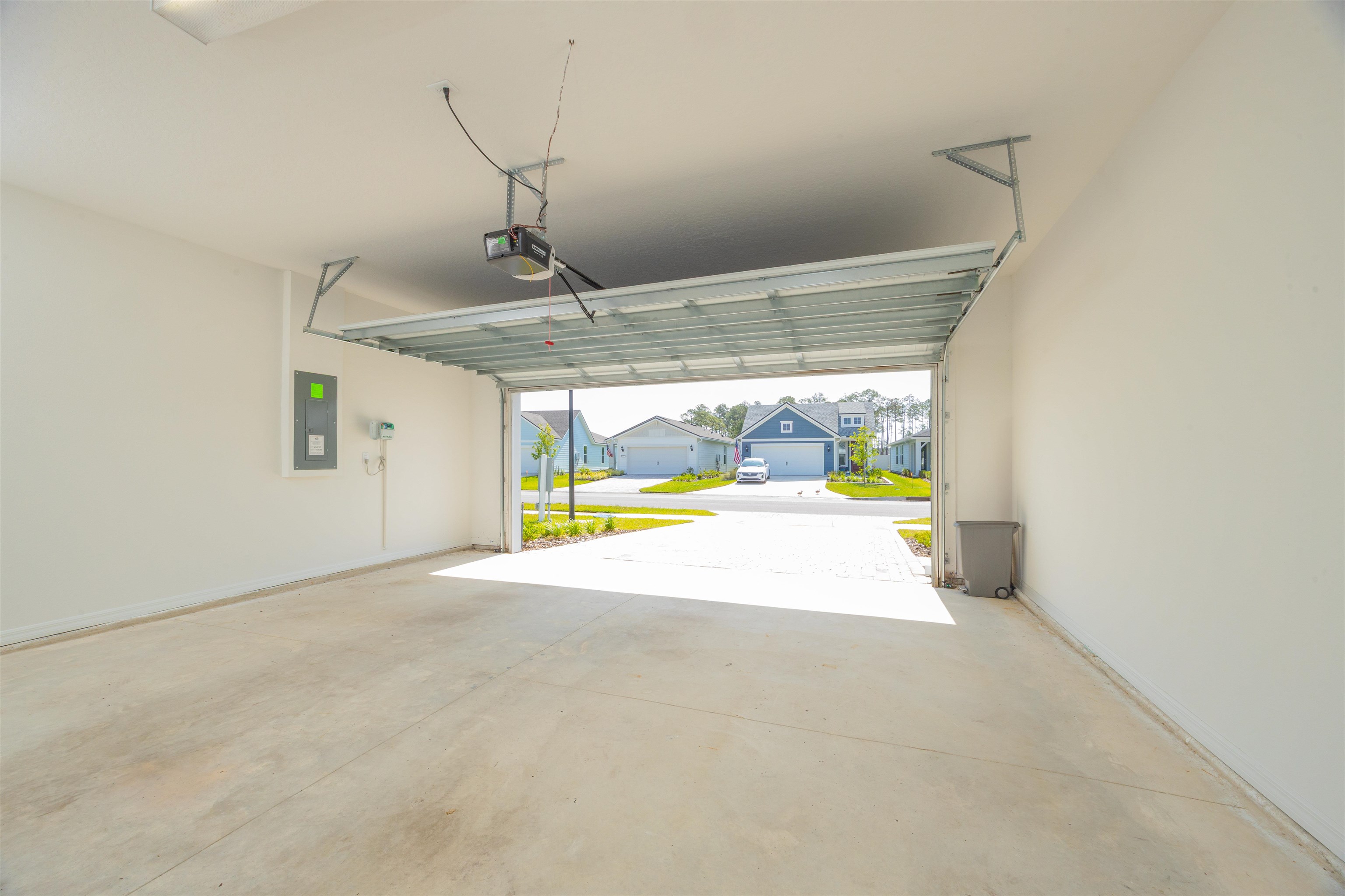 Image 42 of 51 For 166 Fairlake Cir