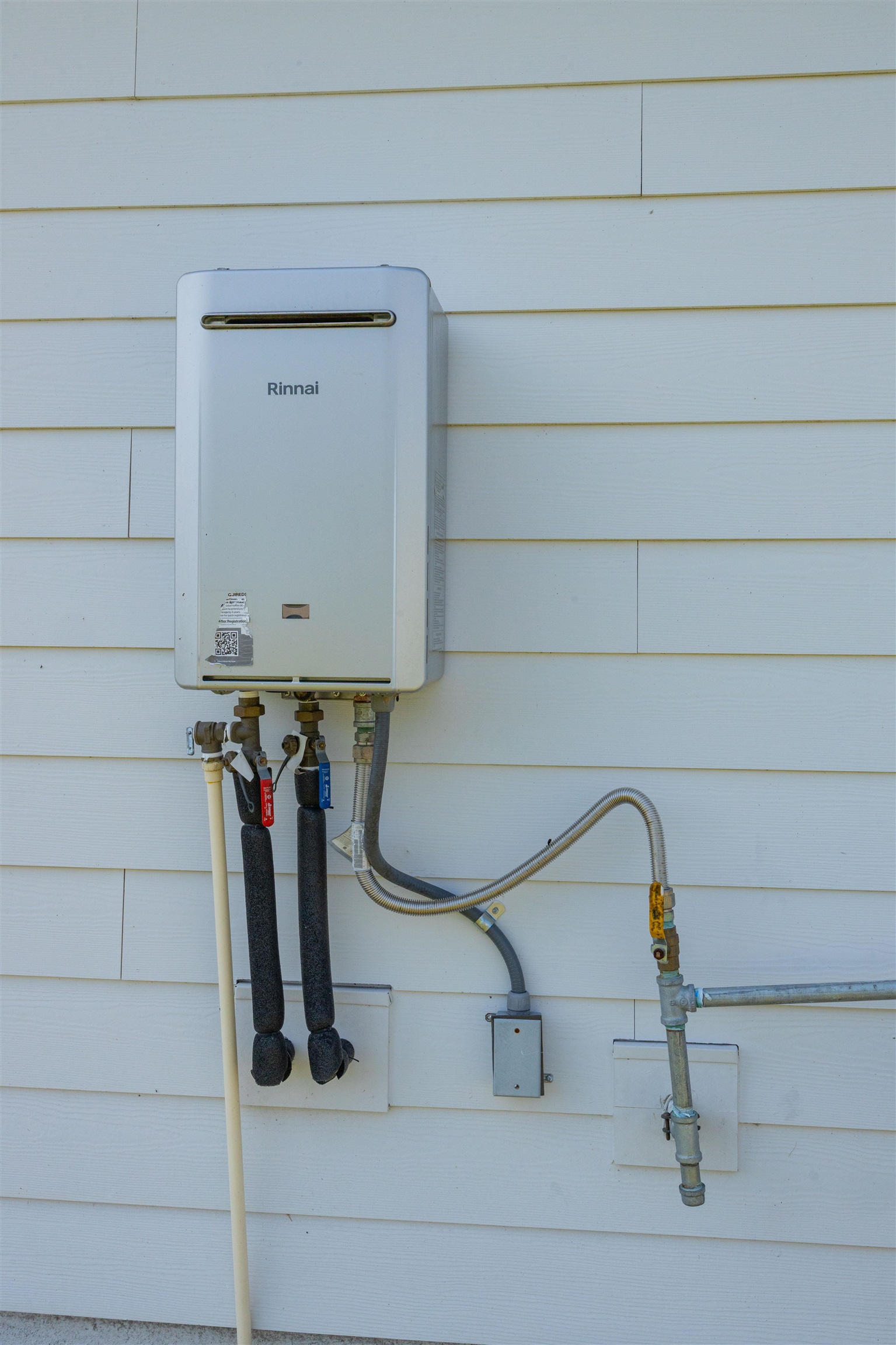 Image 43 of 51 For 166 Fairlake Cir