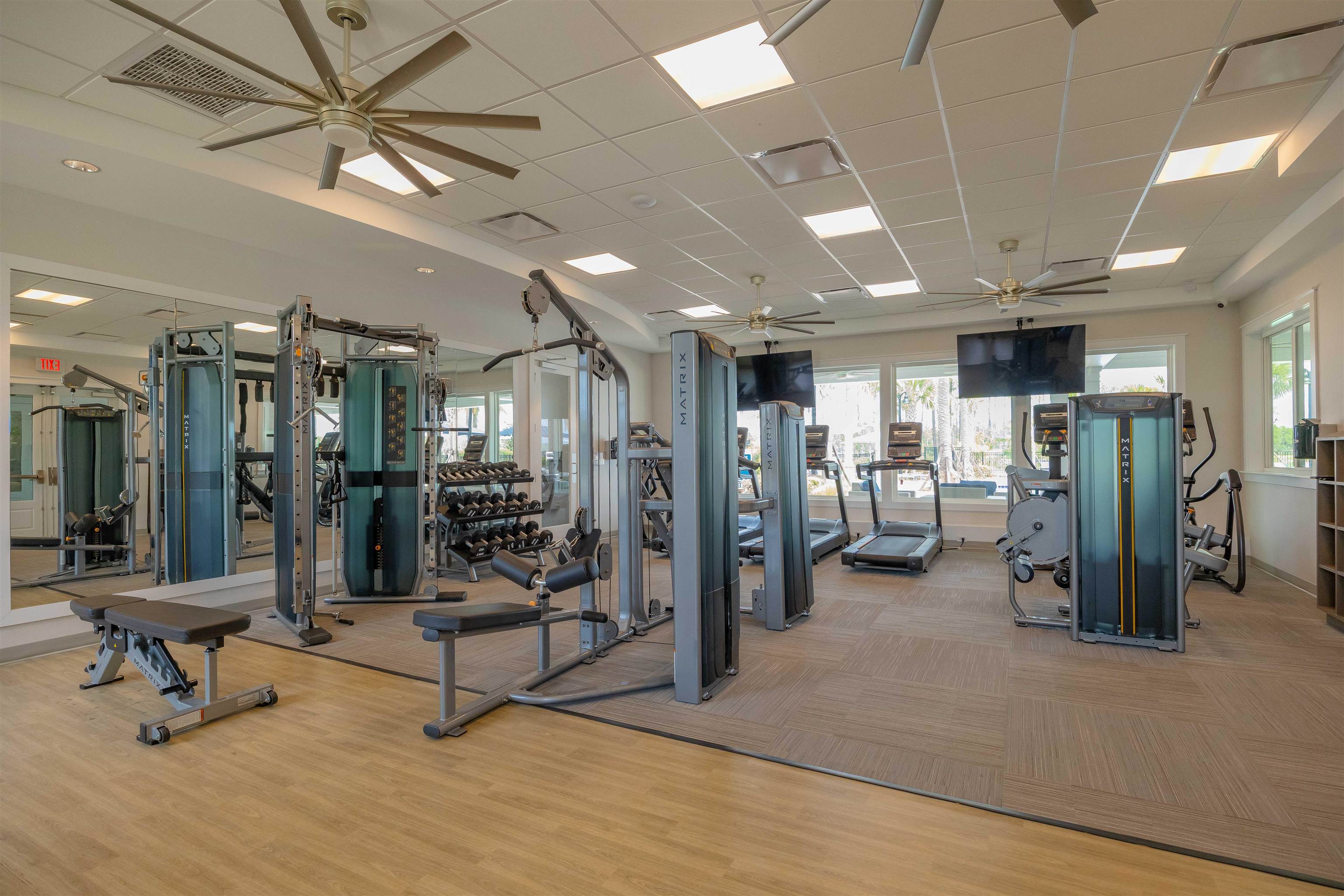 Image 47 of 51 For 166 Fairlake Cir