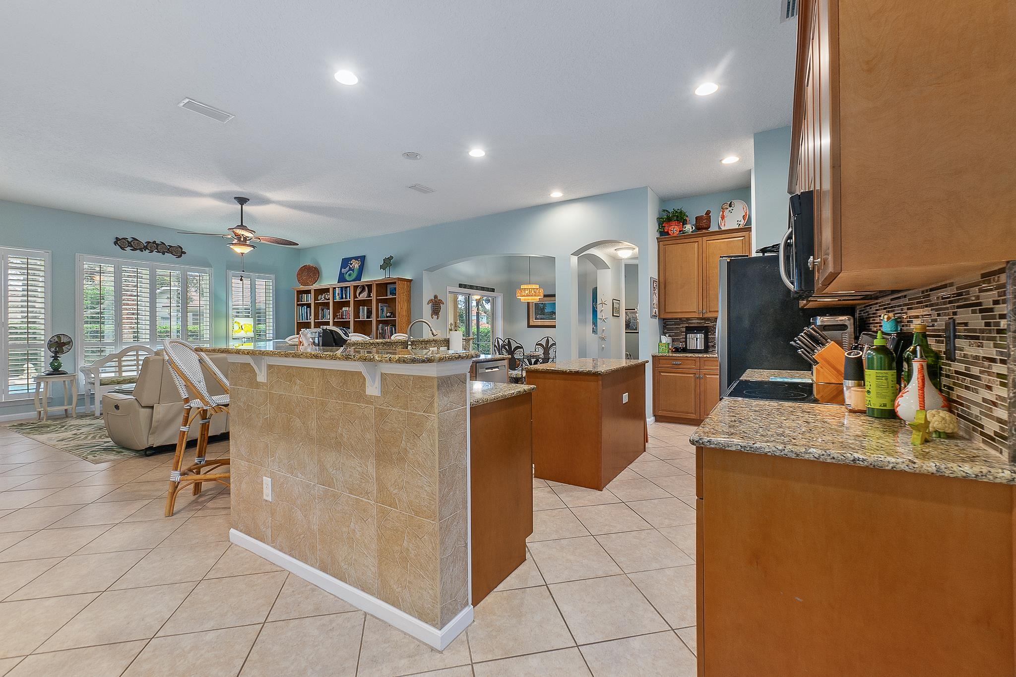 Image 19 of 71 For 376 Valverde Ln