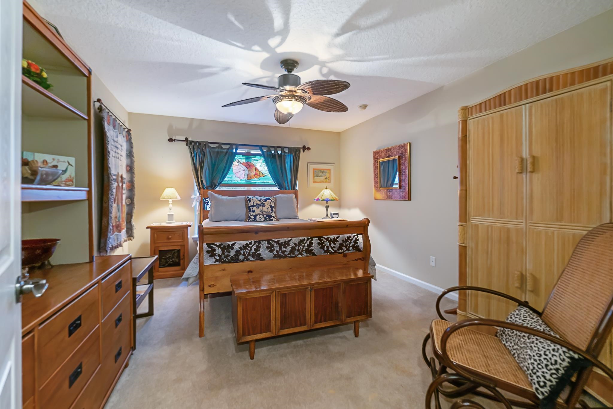 Image 28 of 71 For 376 Valverde Ln