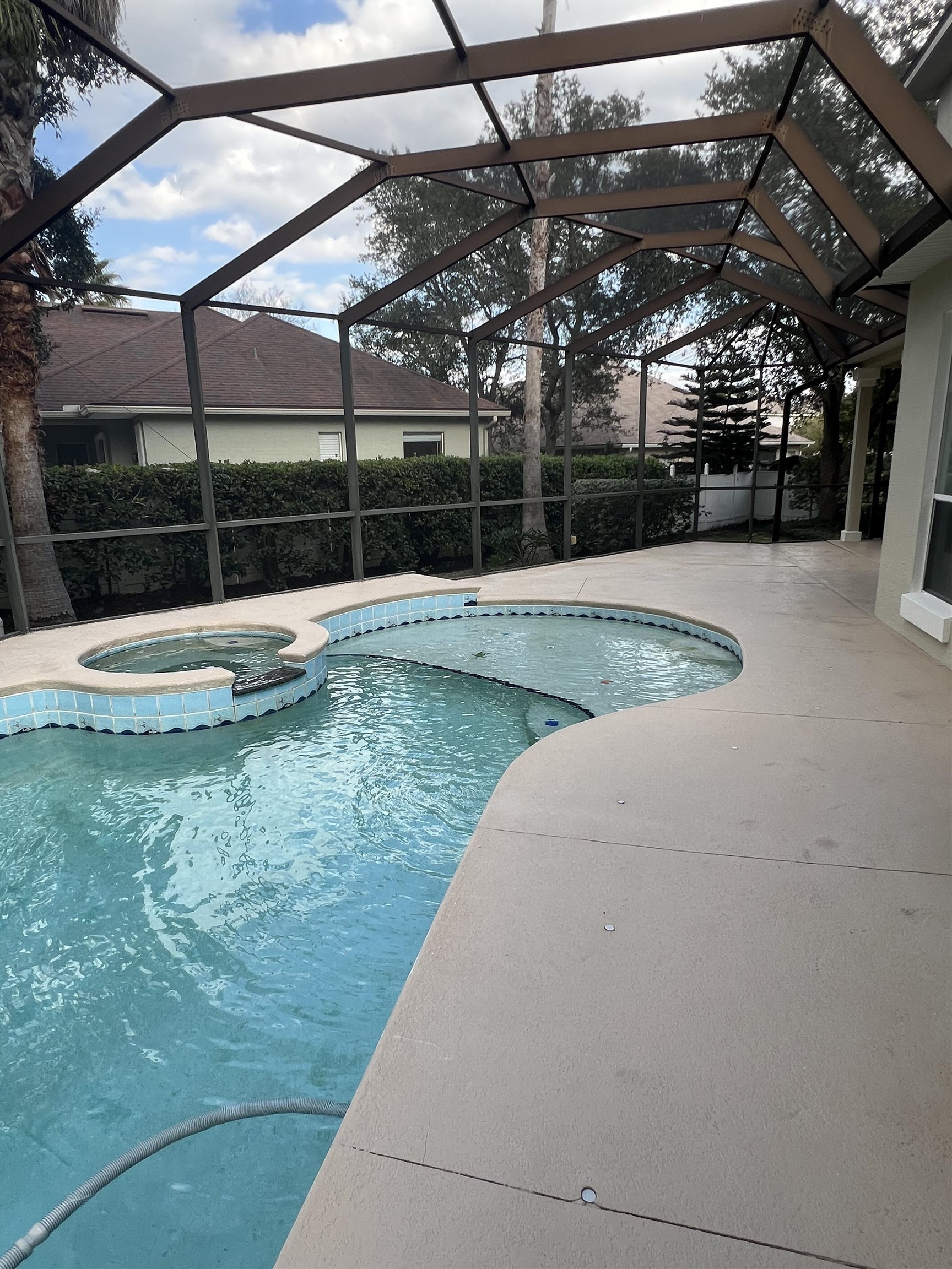 Image 43 of 71 For 376 Valverde Ln