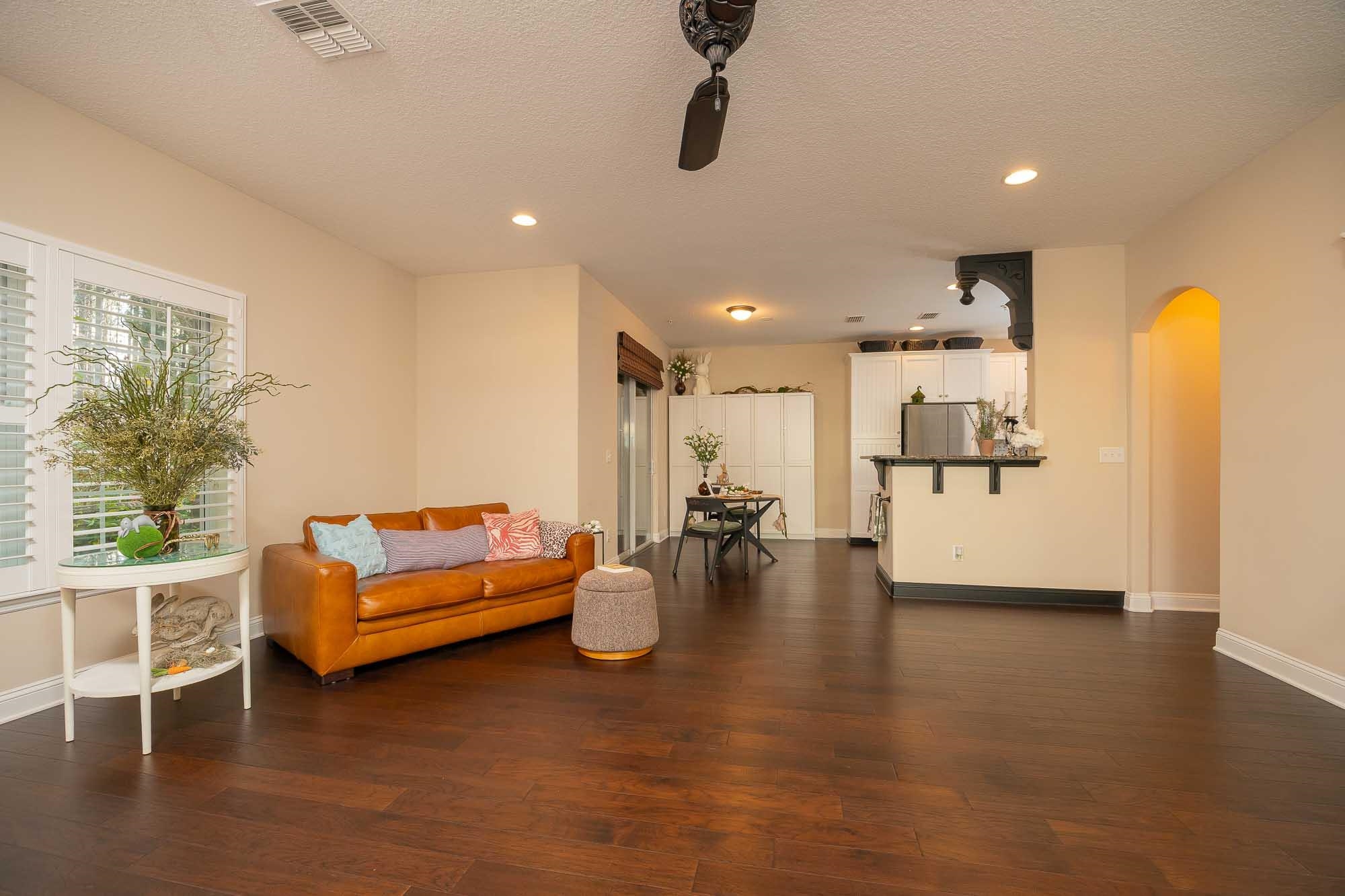 Image 11 of 57 For 64 Grand Ravine Drive