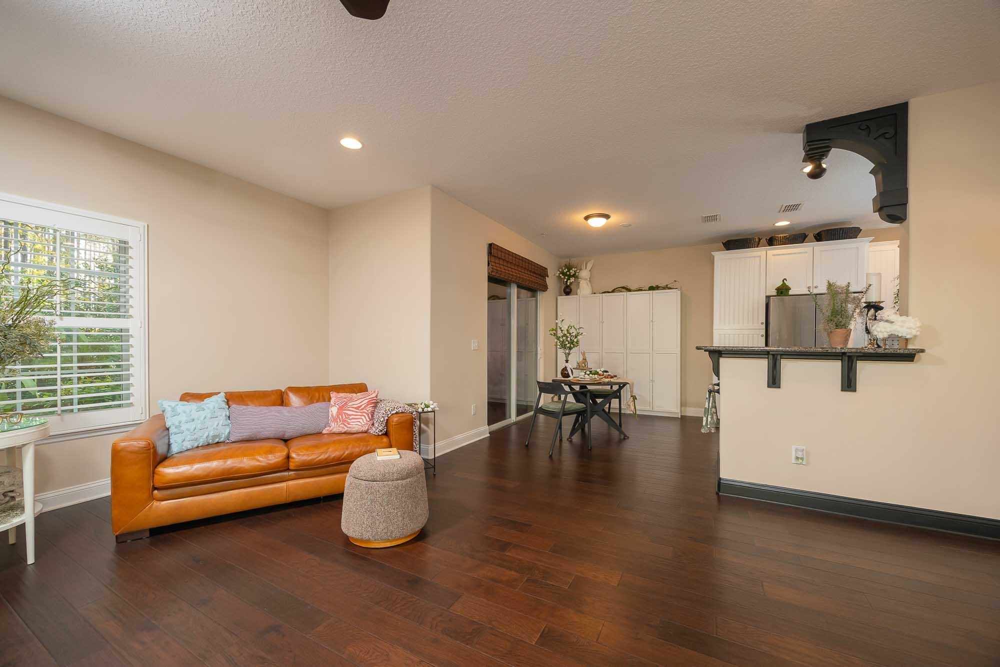 Image 12 of 57 For 64 Grand Ravine Drive