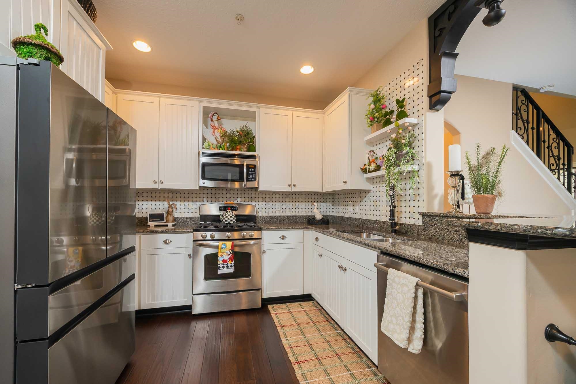 Image 18 of 57 For 64 Grand Ravine Drive