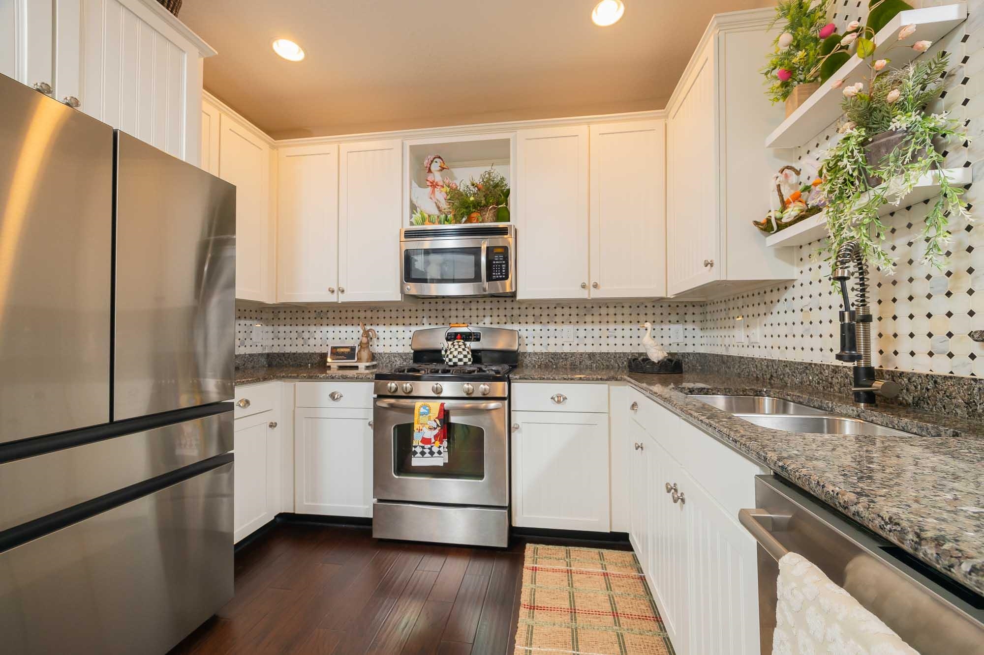 Image 19 of 57 For 64 Grand Ravine Drive