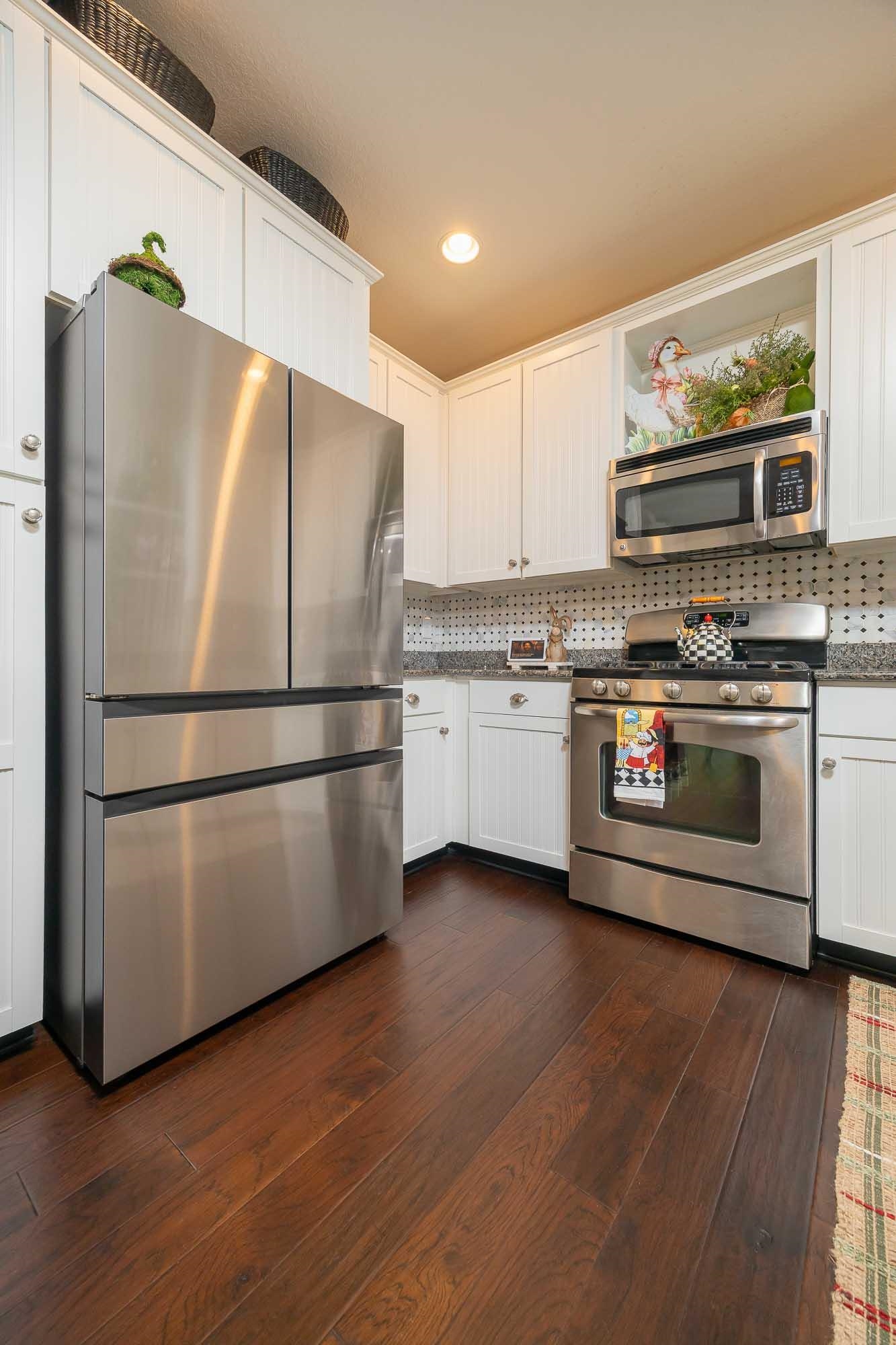 Image 22 of 57 For 64 Grand Ravine Drive