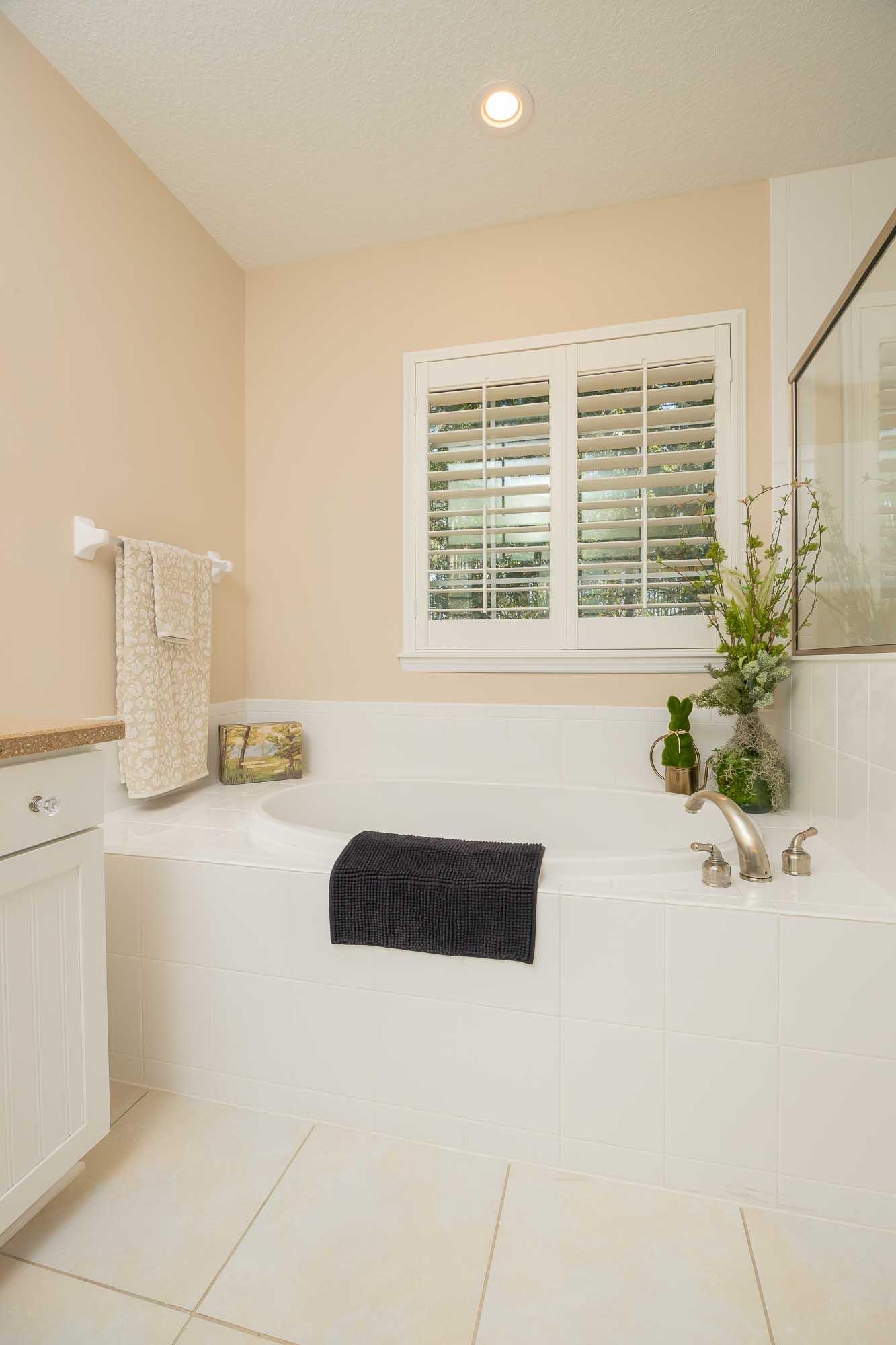 Image 32 of 57 For 64 Grand Ravine Drive