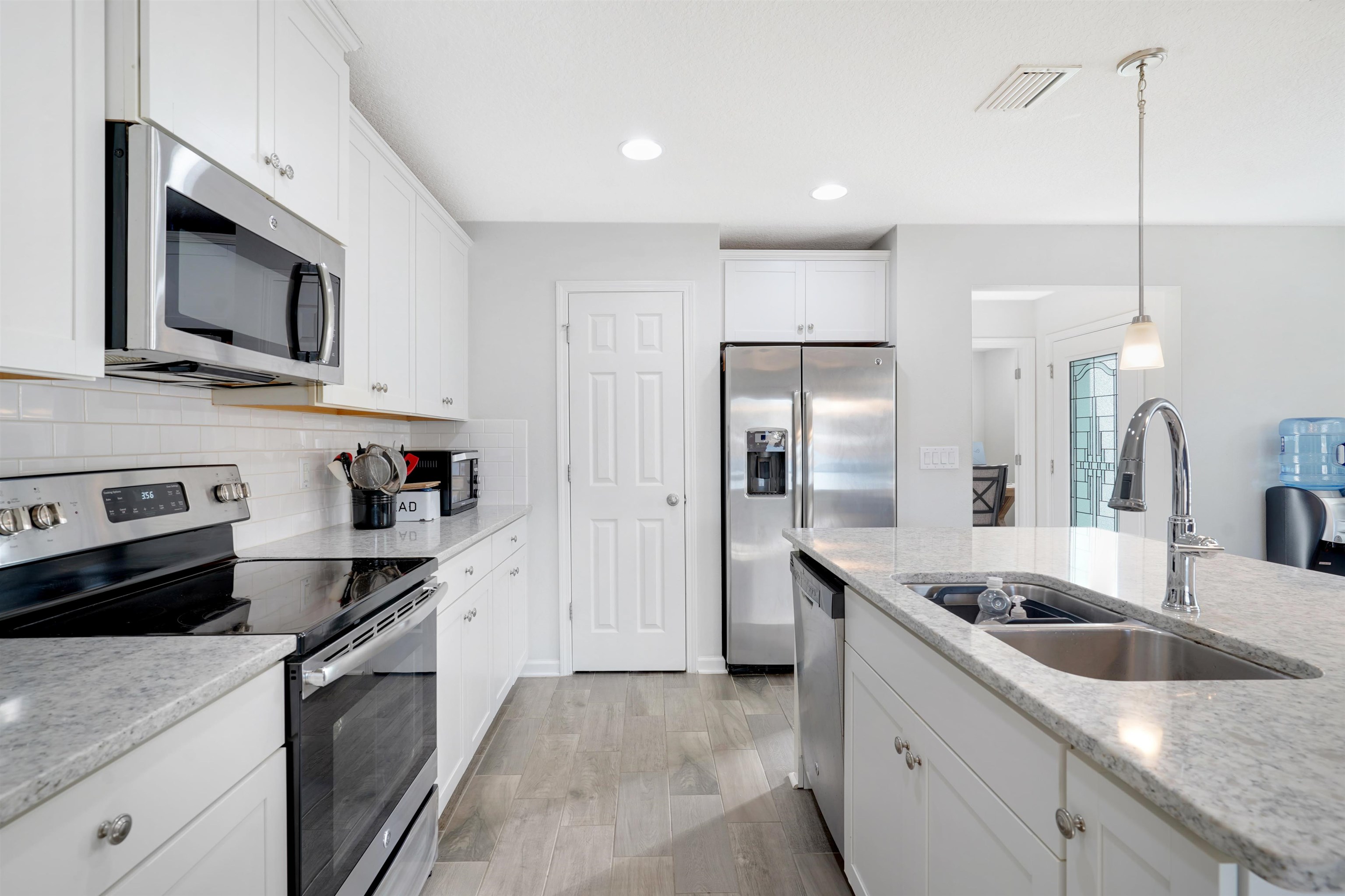 Image 10 of 37 For 124 Santorini Ct