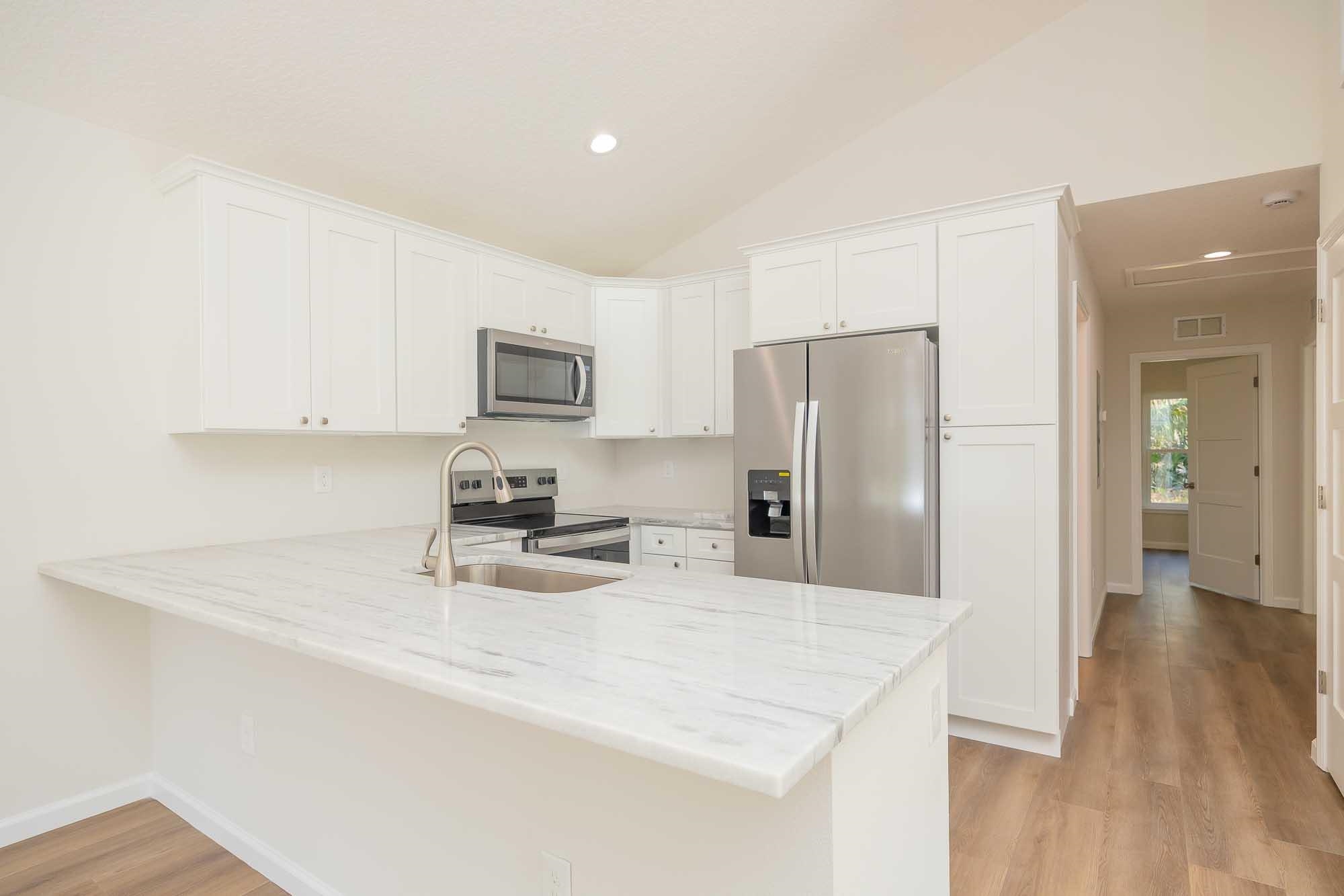 Image 14 of 53 For 650 St Johns St S