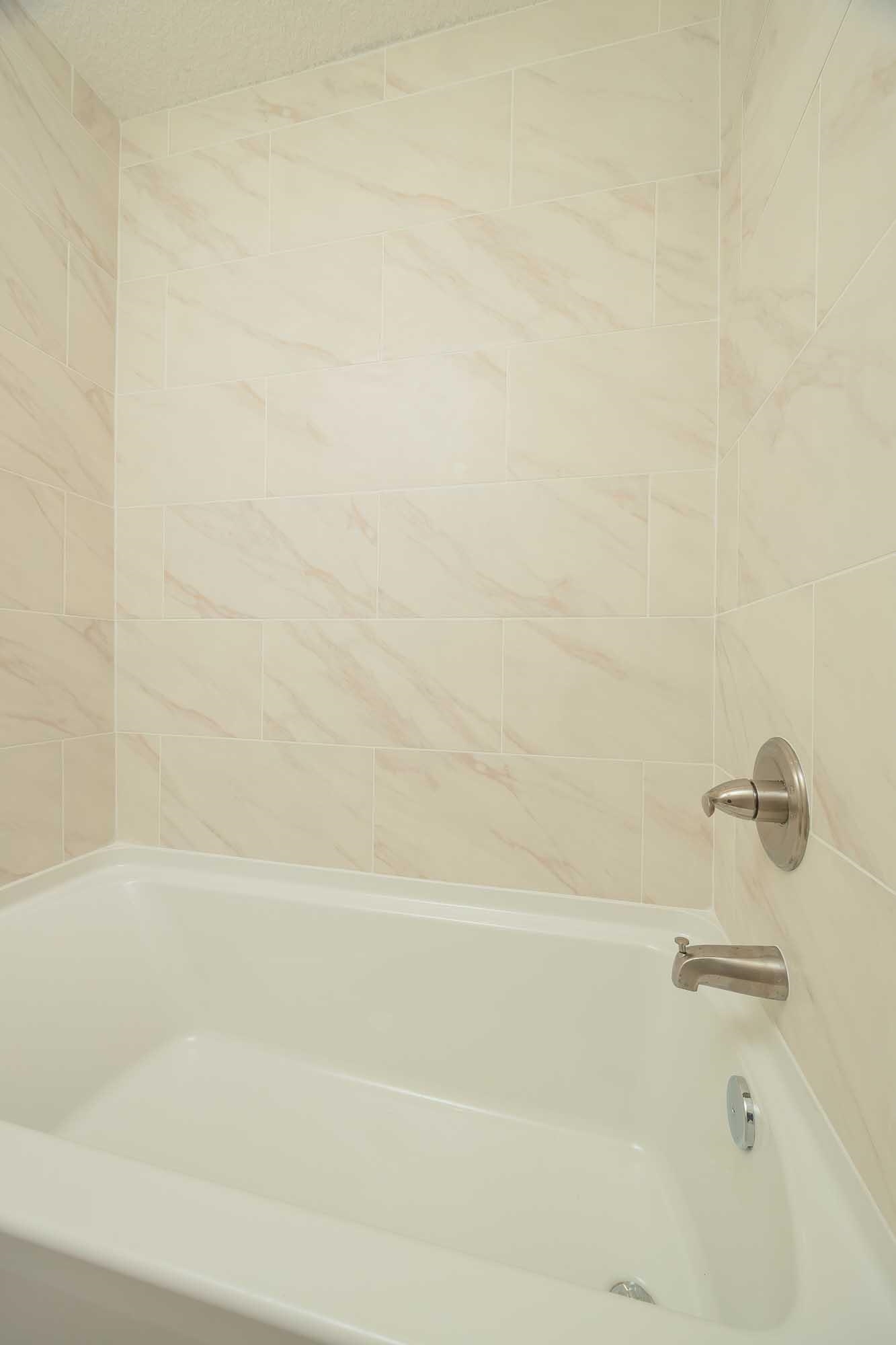 Image 22 of 53 For 650 St Johns St S