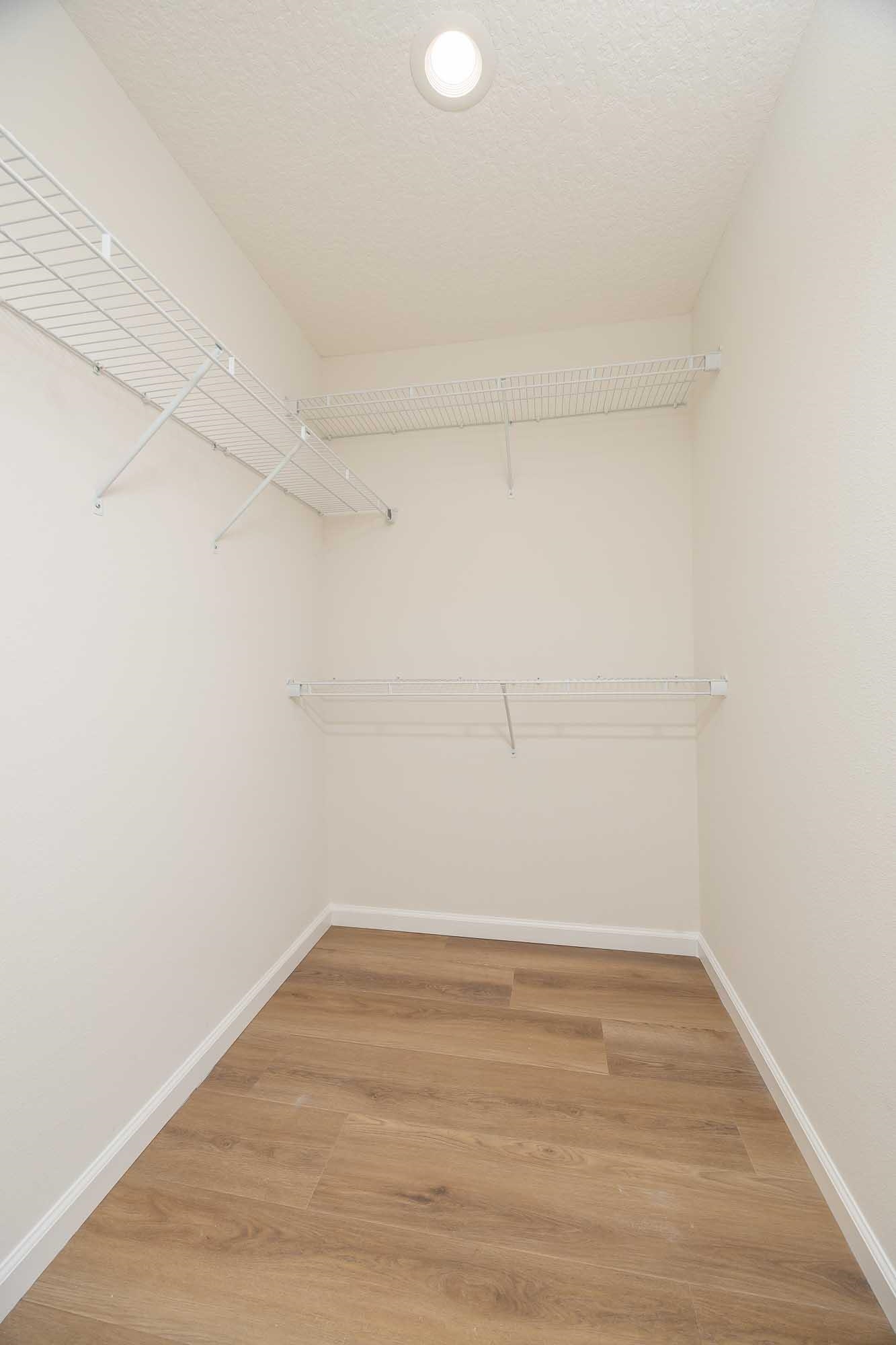 Image 28 of 53 For 650 St Johns St S