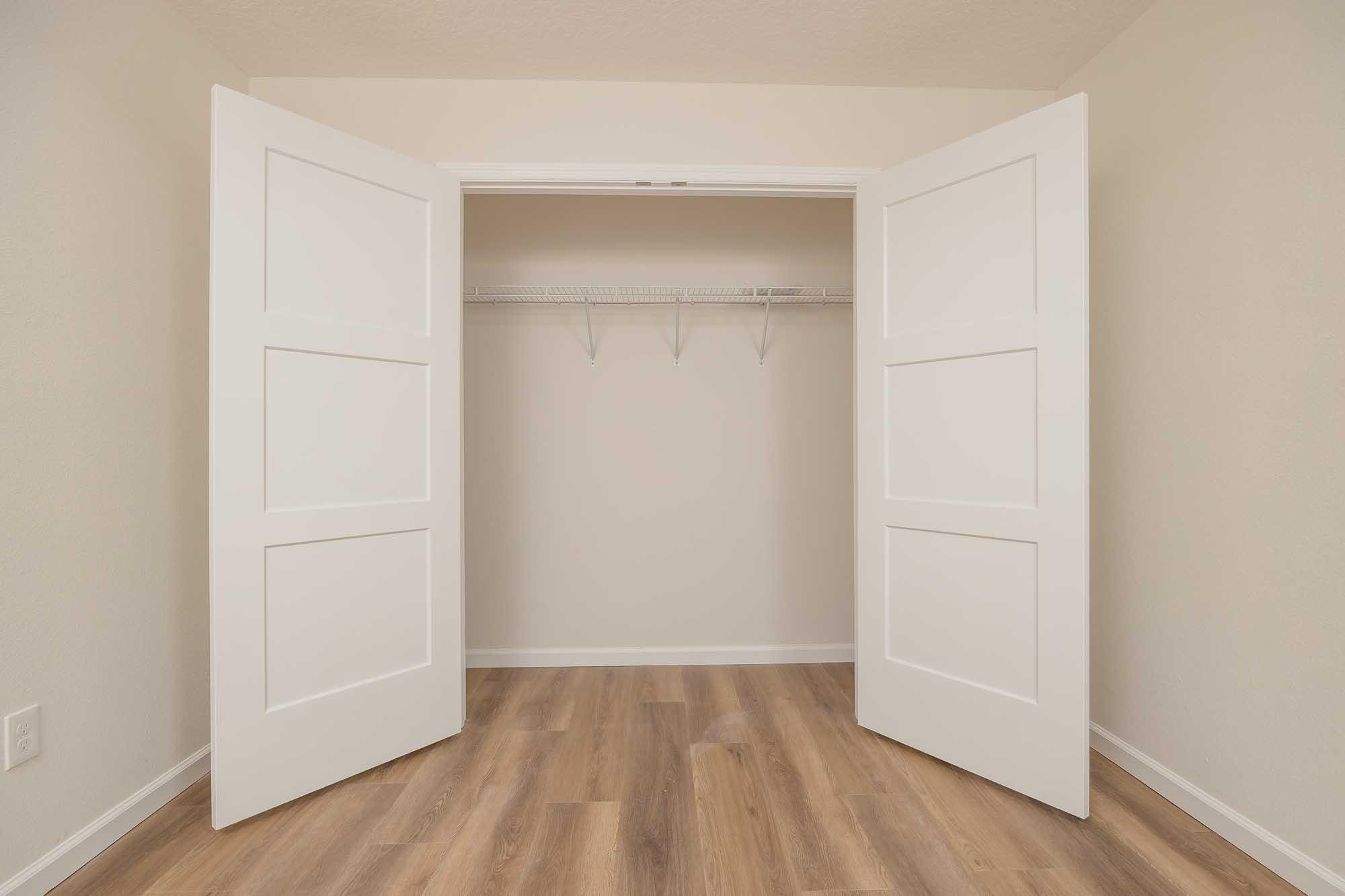 Image 31 of 53 For 650 St Johns St S