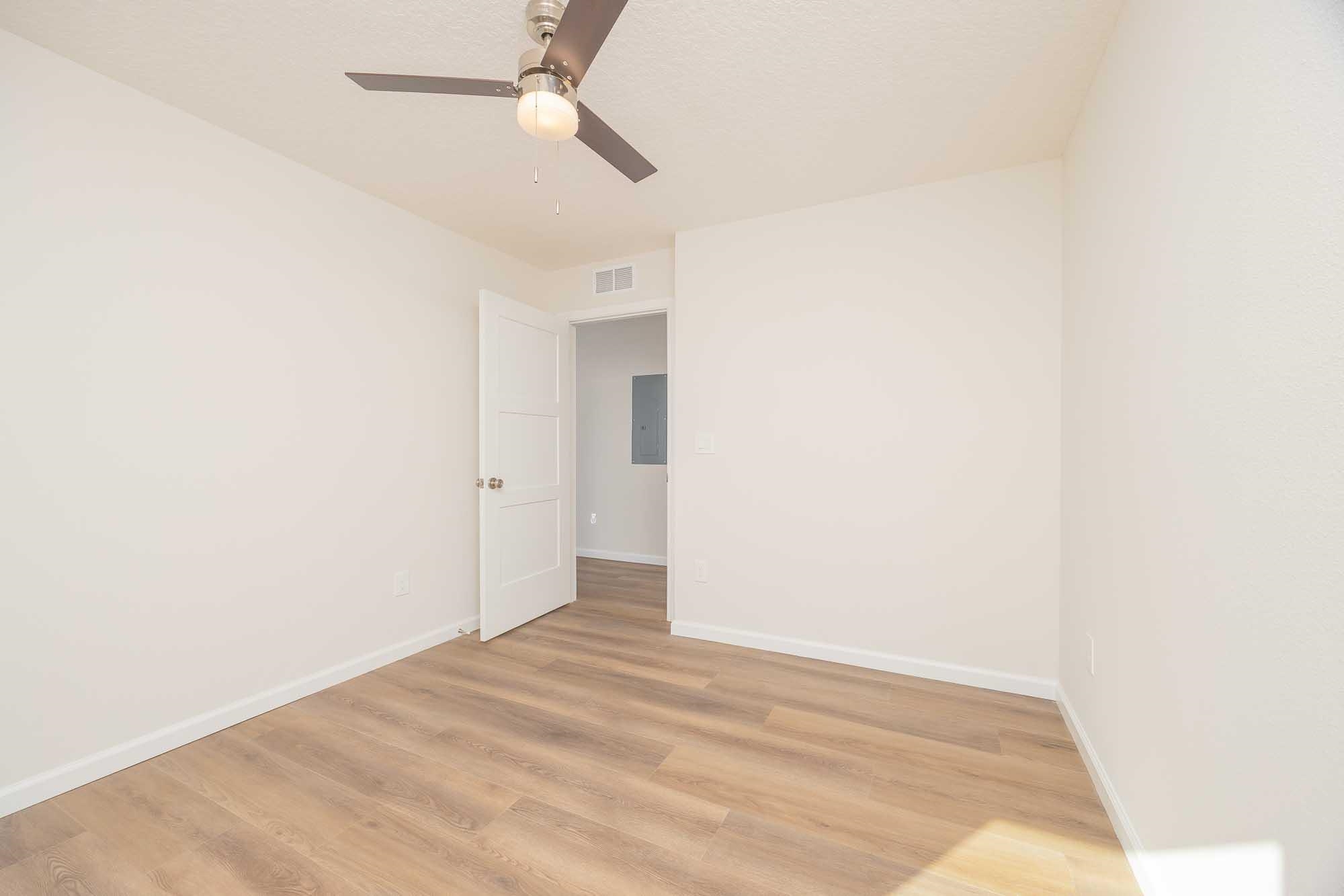 Image 34 of 53 For 650 St Johns St S