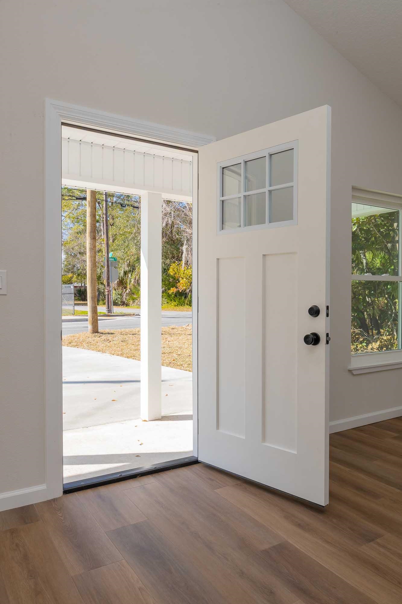 Image 6 of 53 For 650 St Johns St S