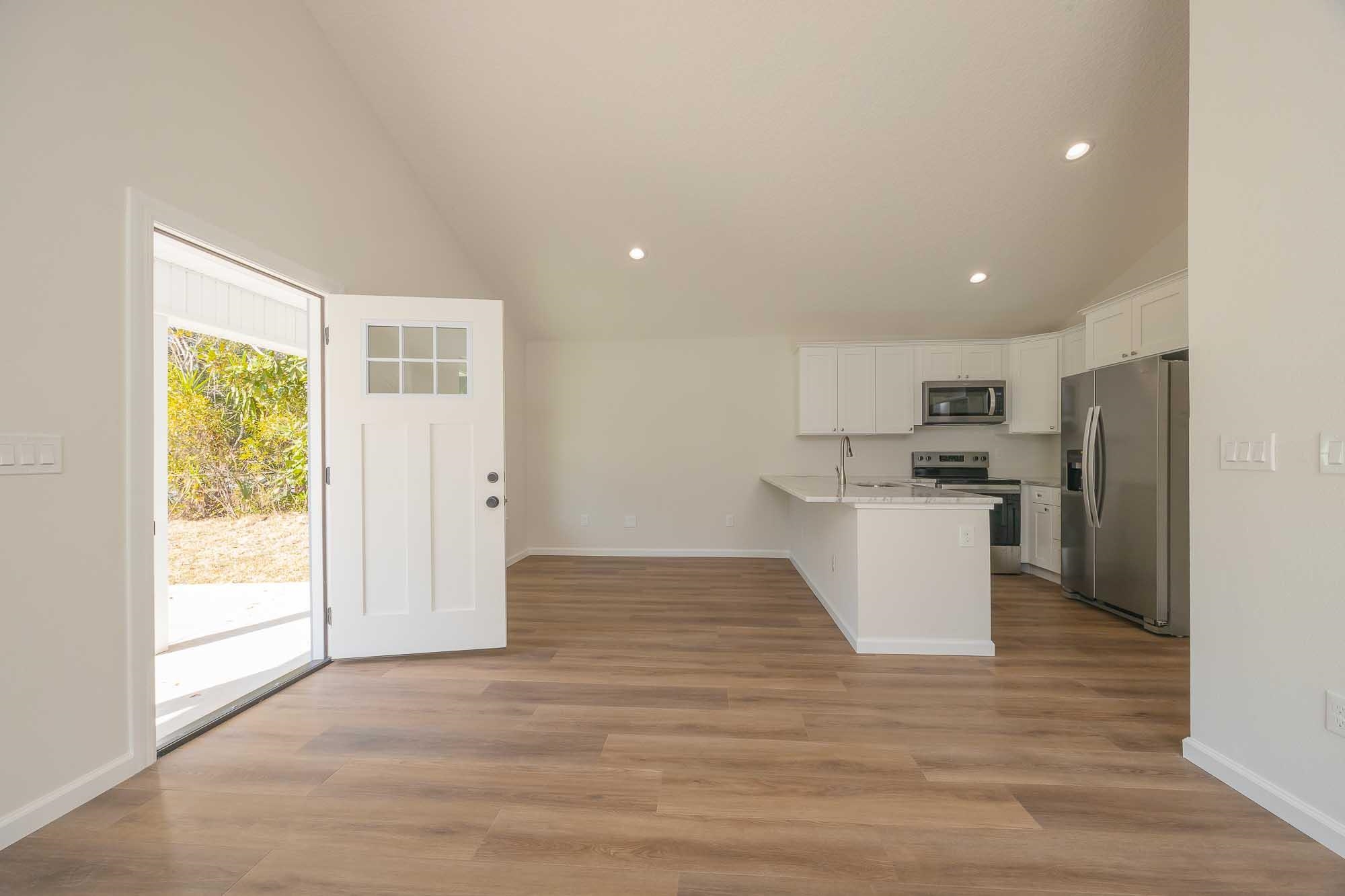 Image 8 of 53 For 650 St Johns St S