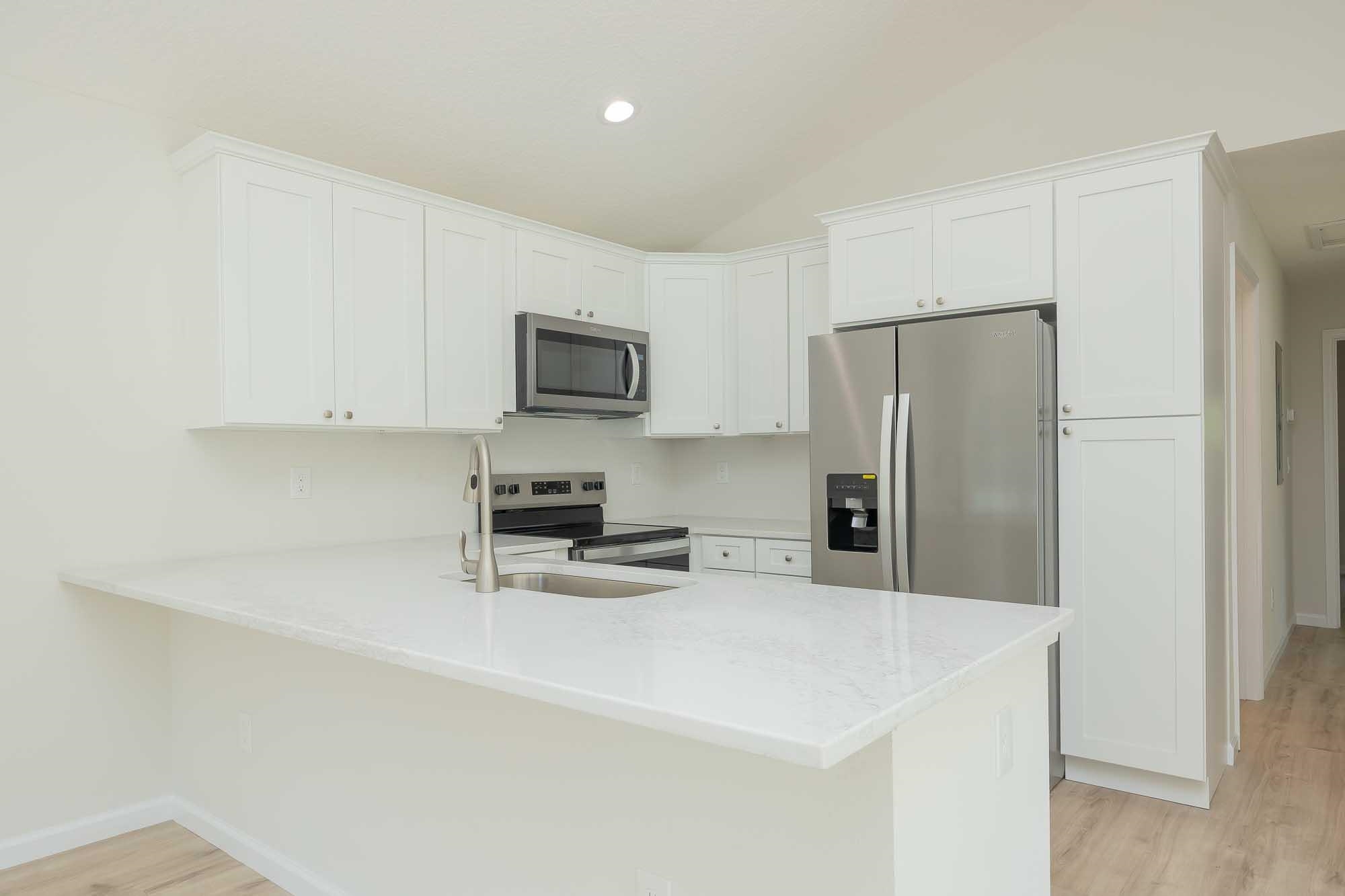 Image 15 of 51 For 660 St Johns St S