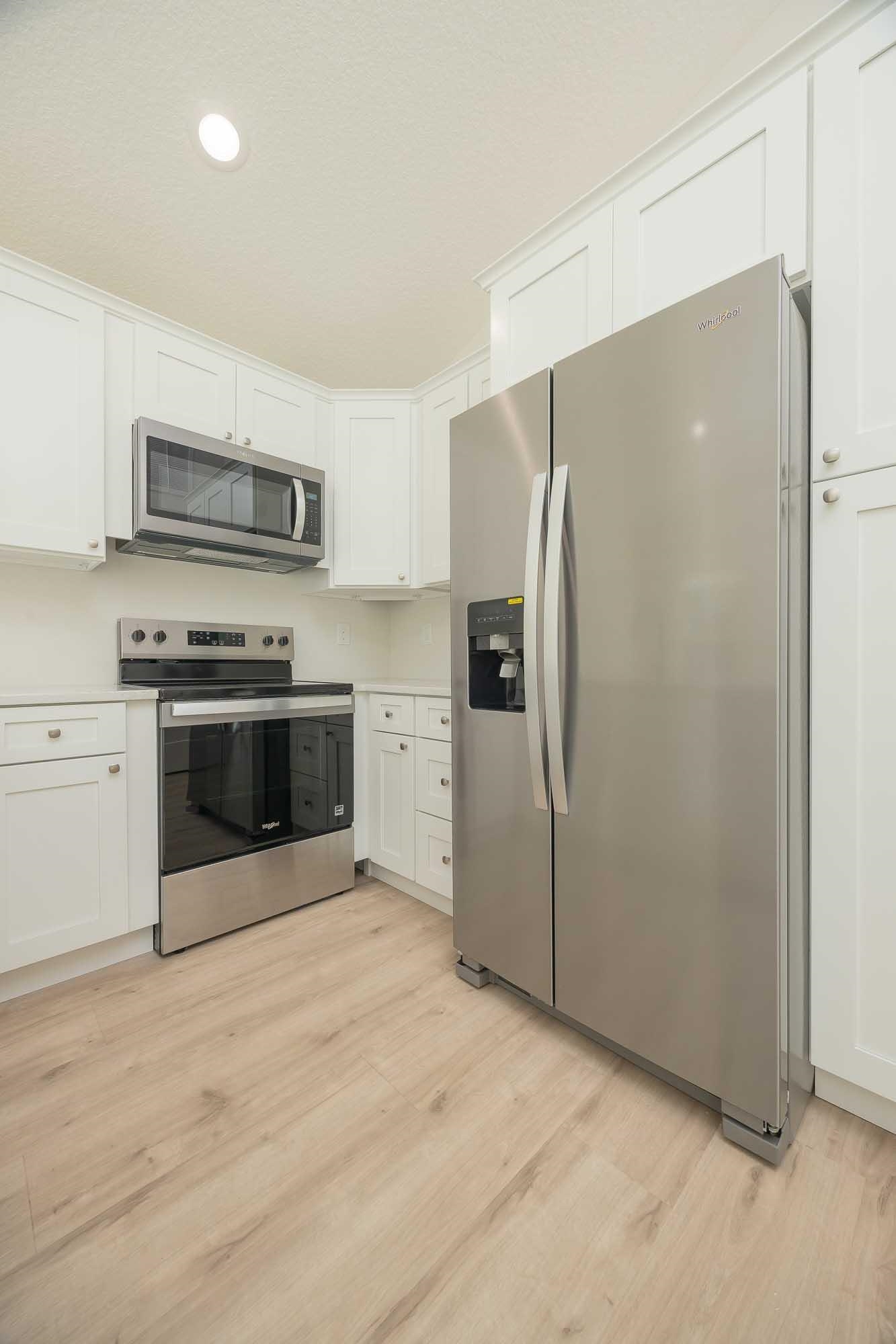 Image 18 of 51 For 660 St Johns St S